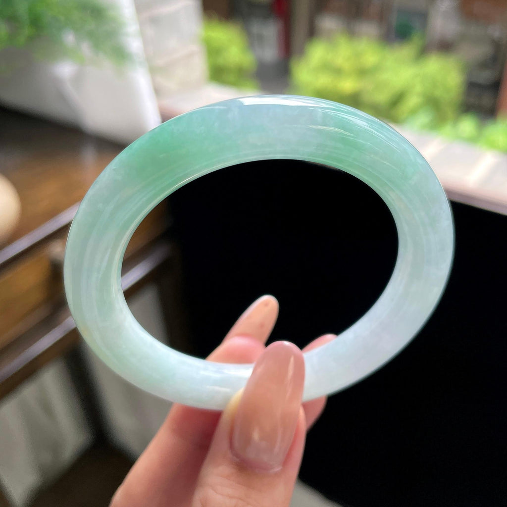 秒杀 糯种阳绿白底青圆条 54圈 天然缅甸A货翡翠（yc703260）