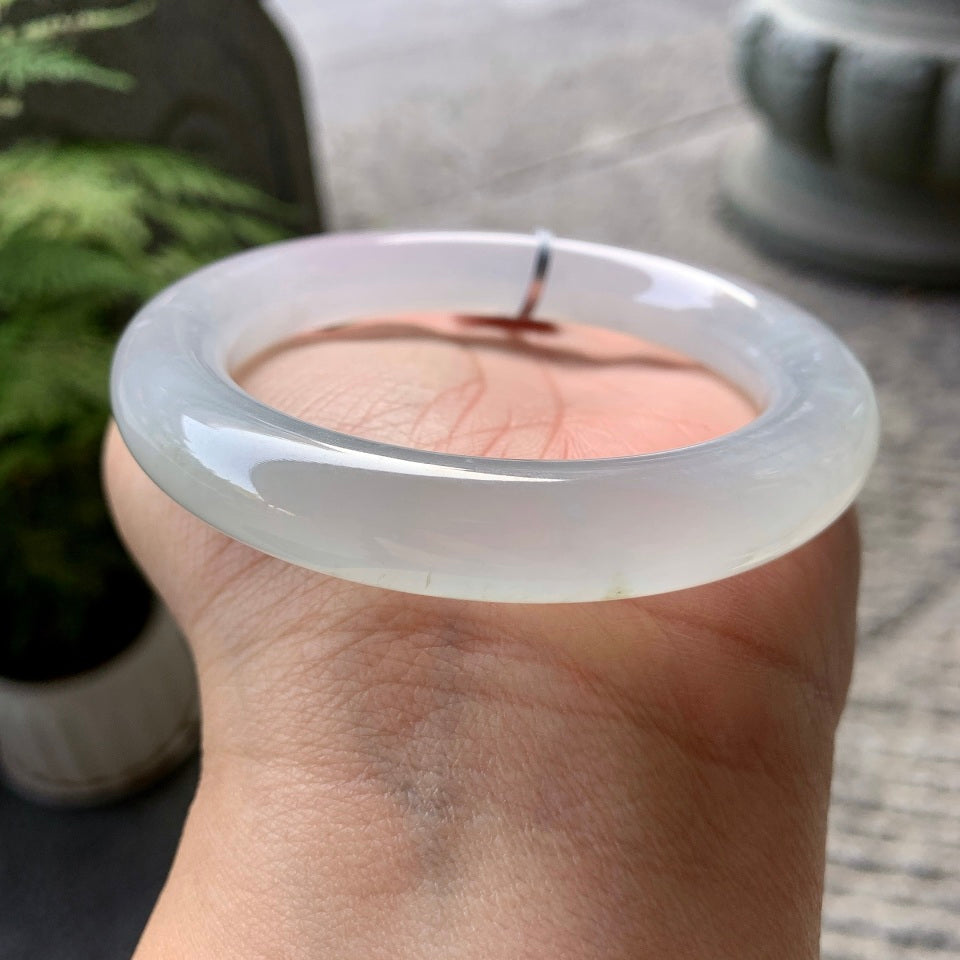 糯冰白月光圆条手镯（57.5mm）（yc057356）