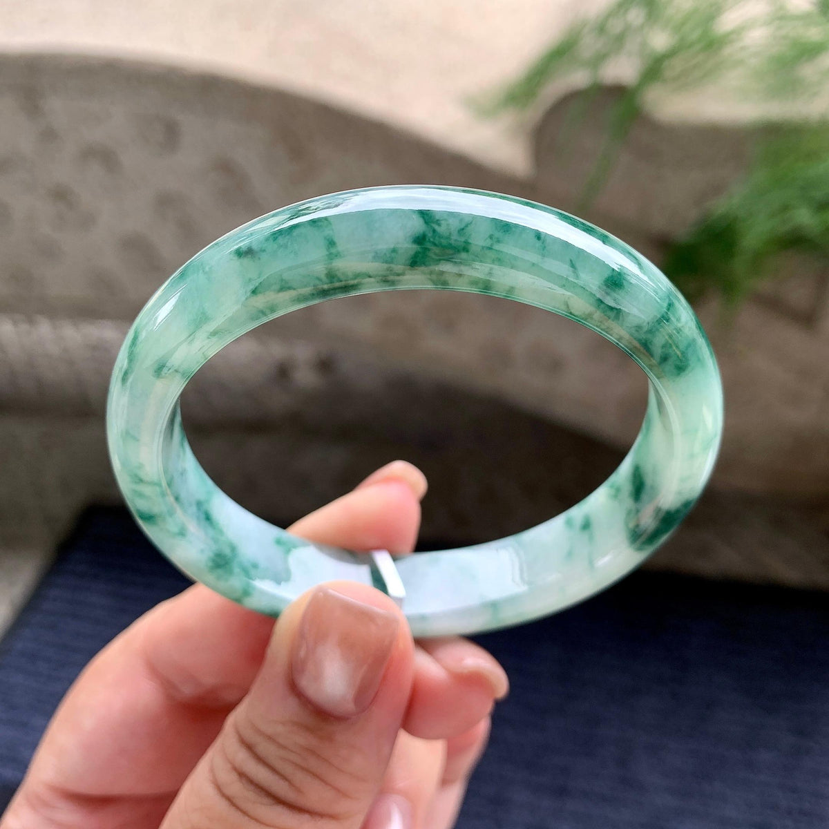 细糯种飘蓝花贵妃手镯 56.3圈口 天然缅甸A货翡翠（yc703287）