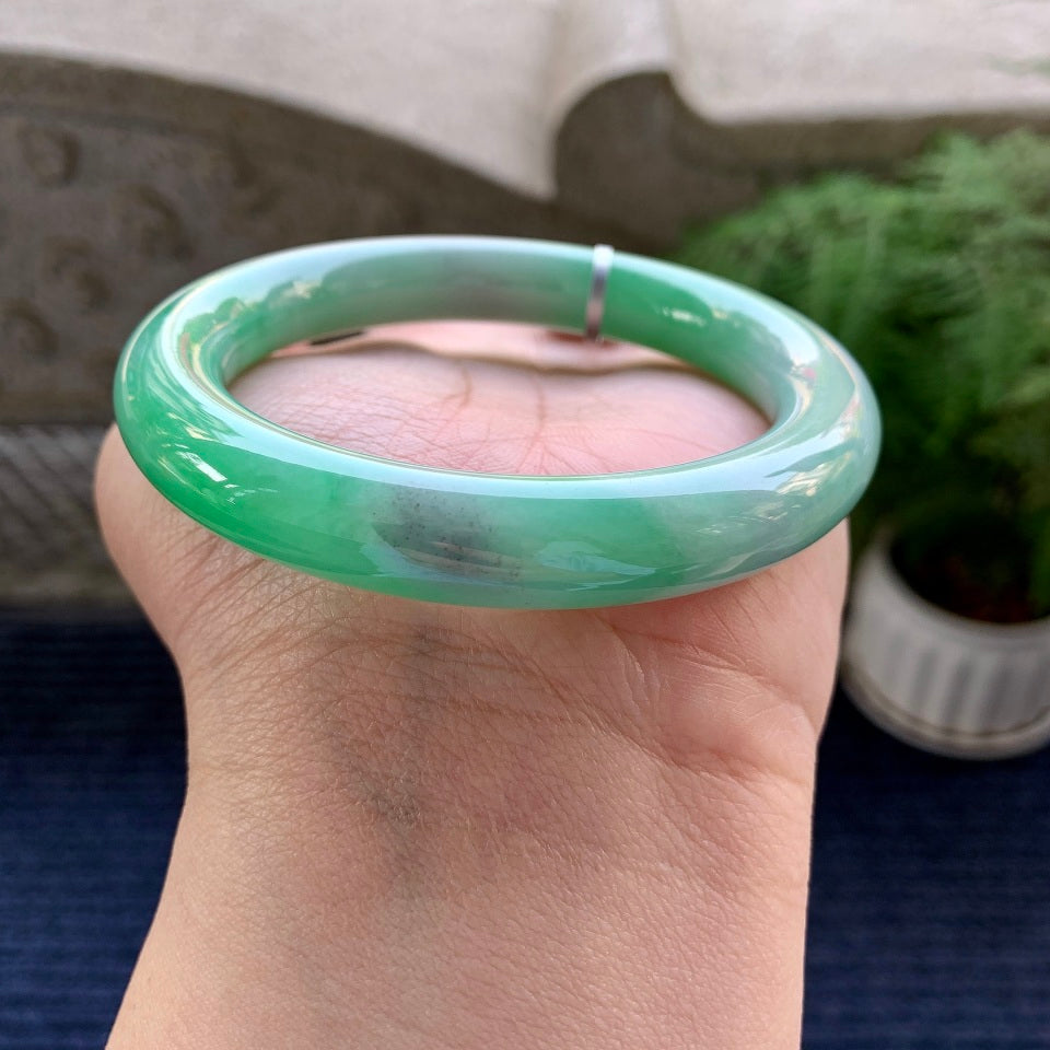 细糯种翠绿圆条手镯（60mm）（yc079992）