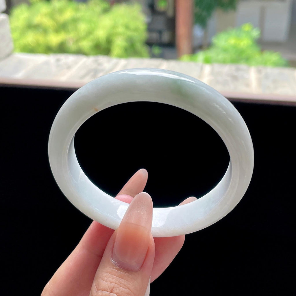 大圈口 糯种飘花带洒金 58圈 天然缅甸A货翡翠（yc524211）