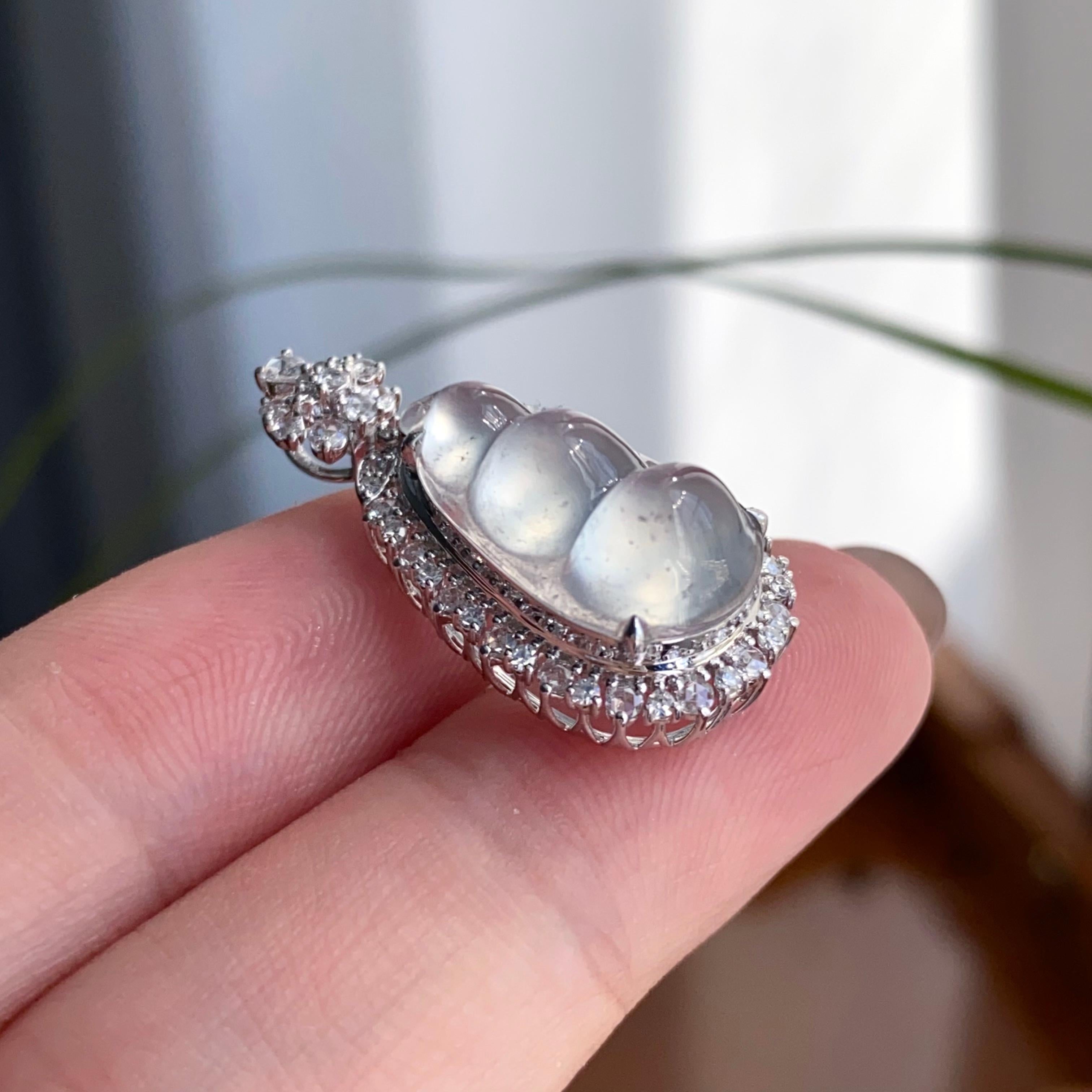 18k金钻镶冰玻种白月光福豆吊坠（yc256127）