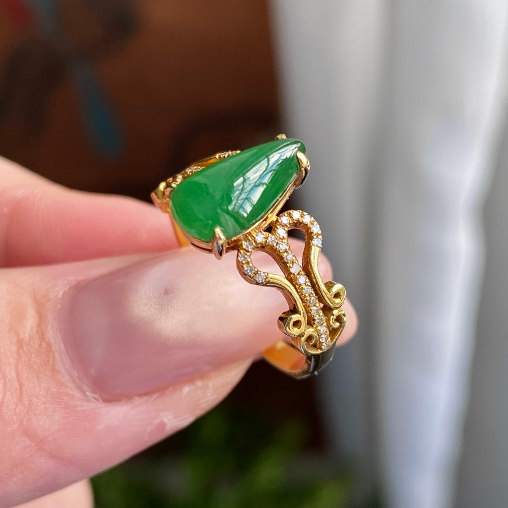 18k金钻镶冰种满绿水滴戒指（yc235123）