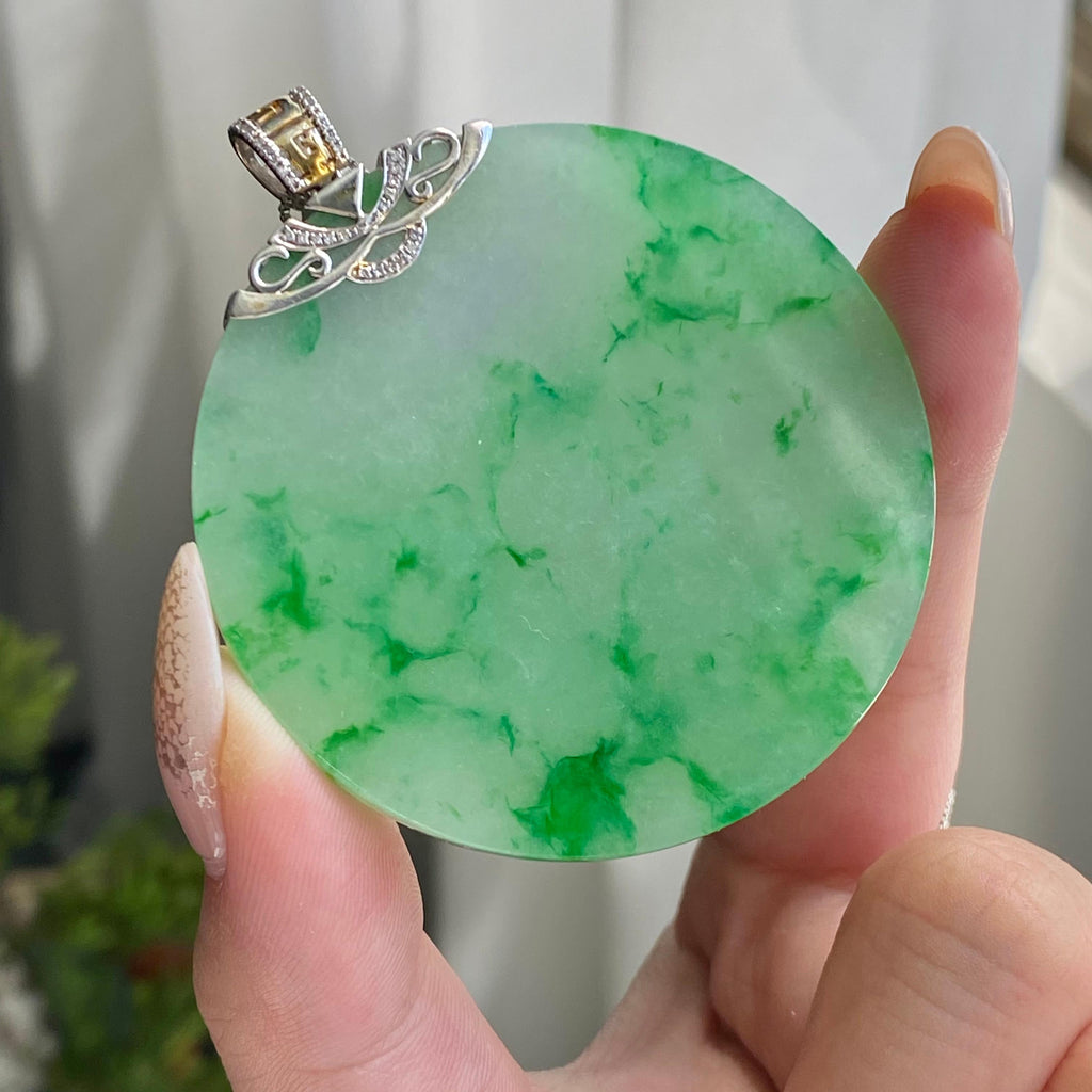 18k金钻镶糯冰种飘金丝阳绿圆牌吊坠（yc214450）