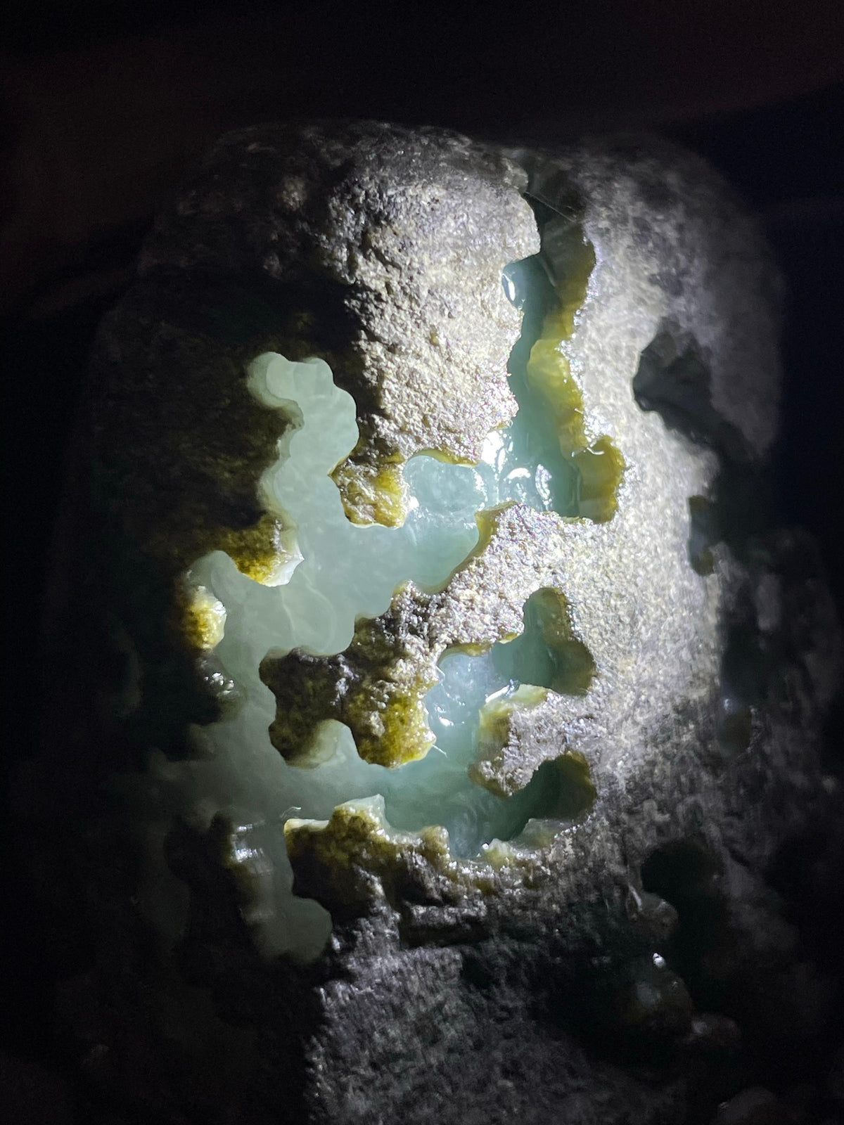 莫西沙开窗冰底飘黄牌子料（yc703087）