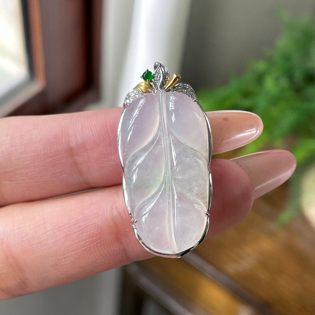18K金镶冰种无色飘绿叶子吊坠 天然缅甸A货翡翠（yc701118）