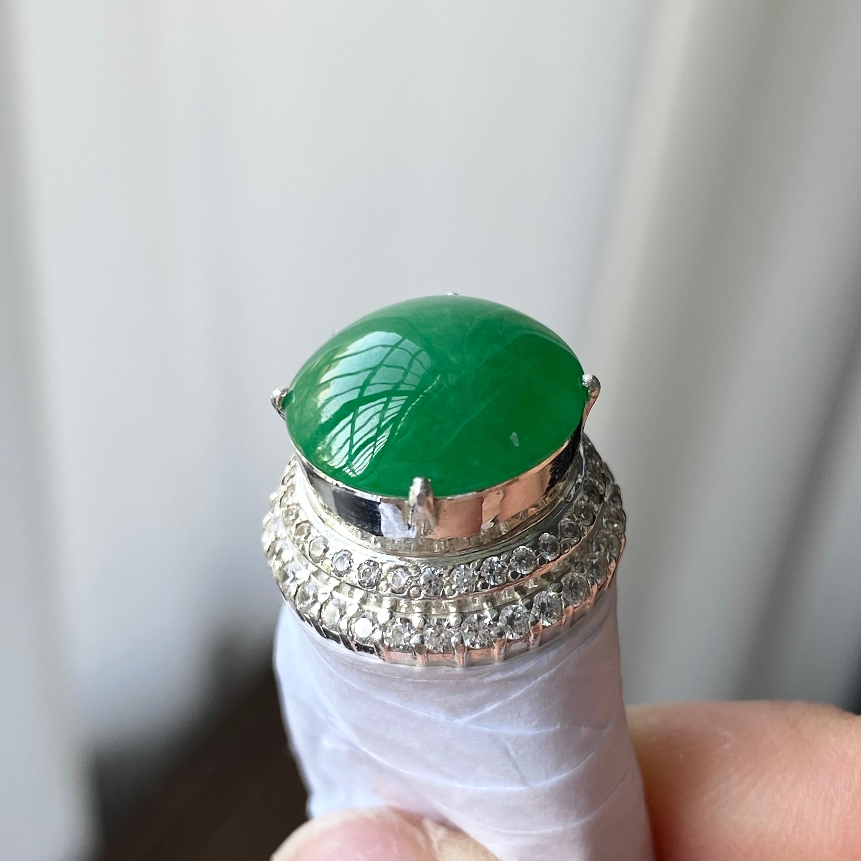 糯冰种满绿蛋面裸石（yc303893）