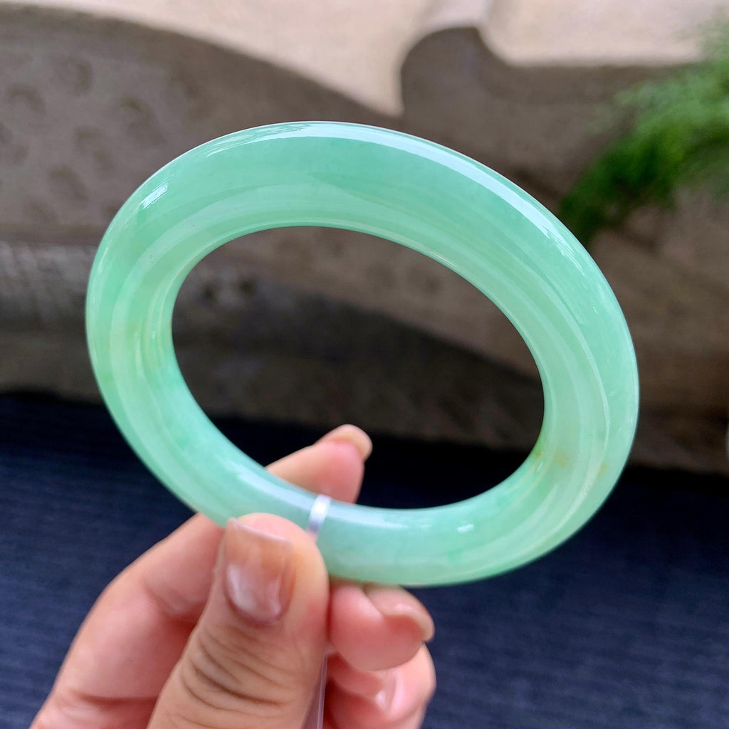 细糯种翠绿洒金圆条手镯 53.3圈口（yc707455）
