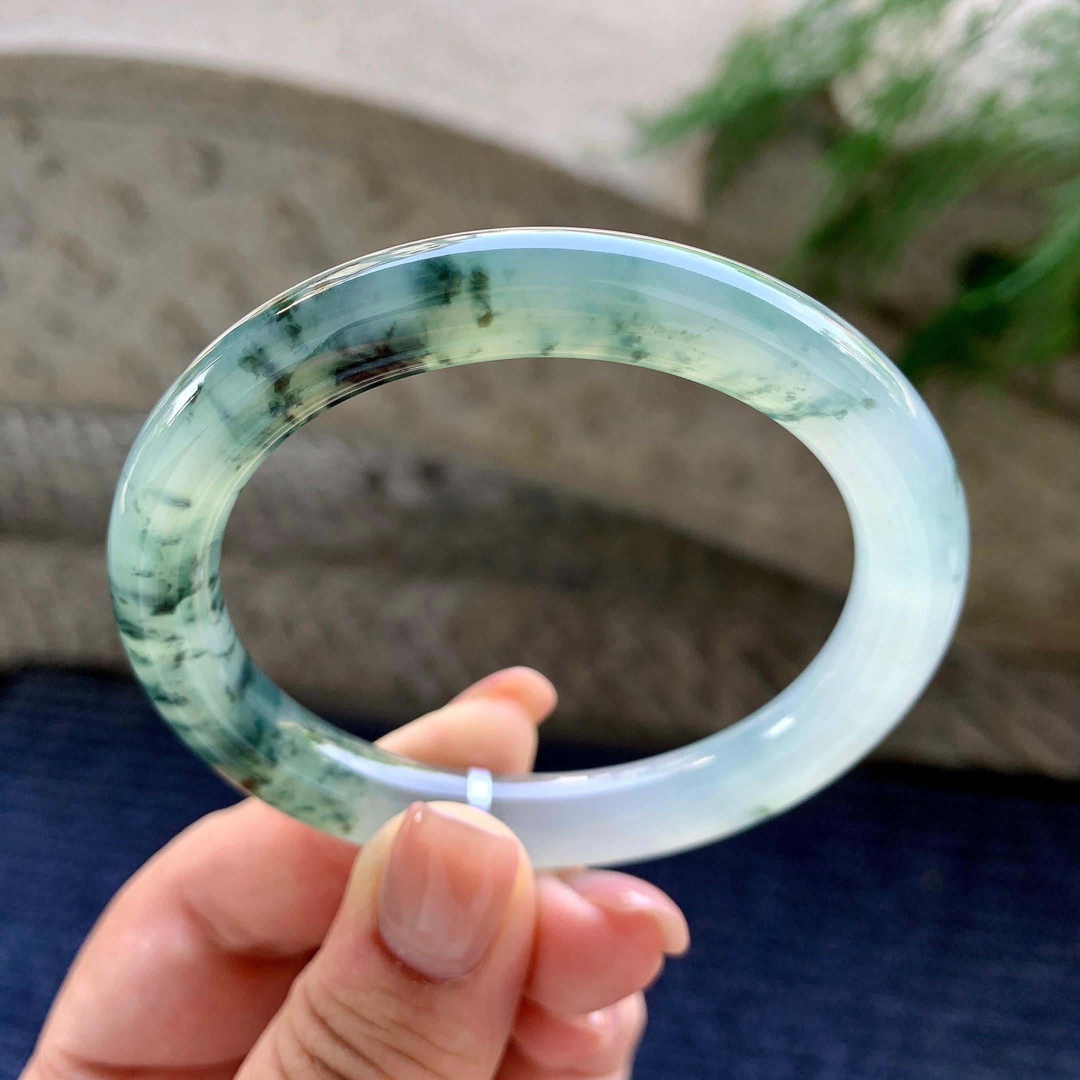 糯冰种飘蓝花贵妃手镯 55.5圈口 天然缅甸A货翡翠（yc498082）