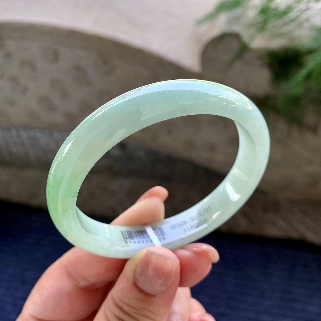 细糯种晴底贵妃手镯 57圈口 天然缅甸A货翡翠（yc502573）