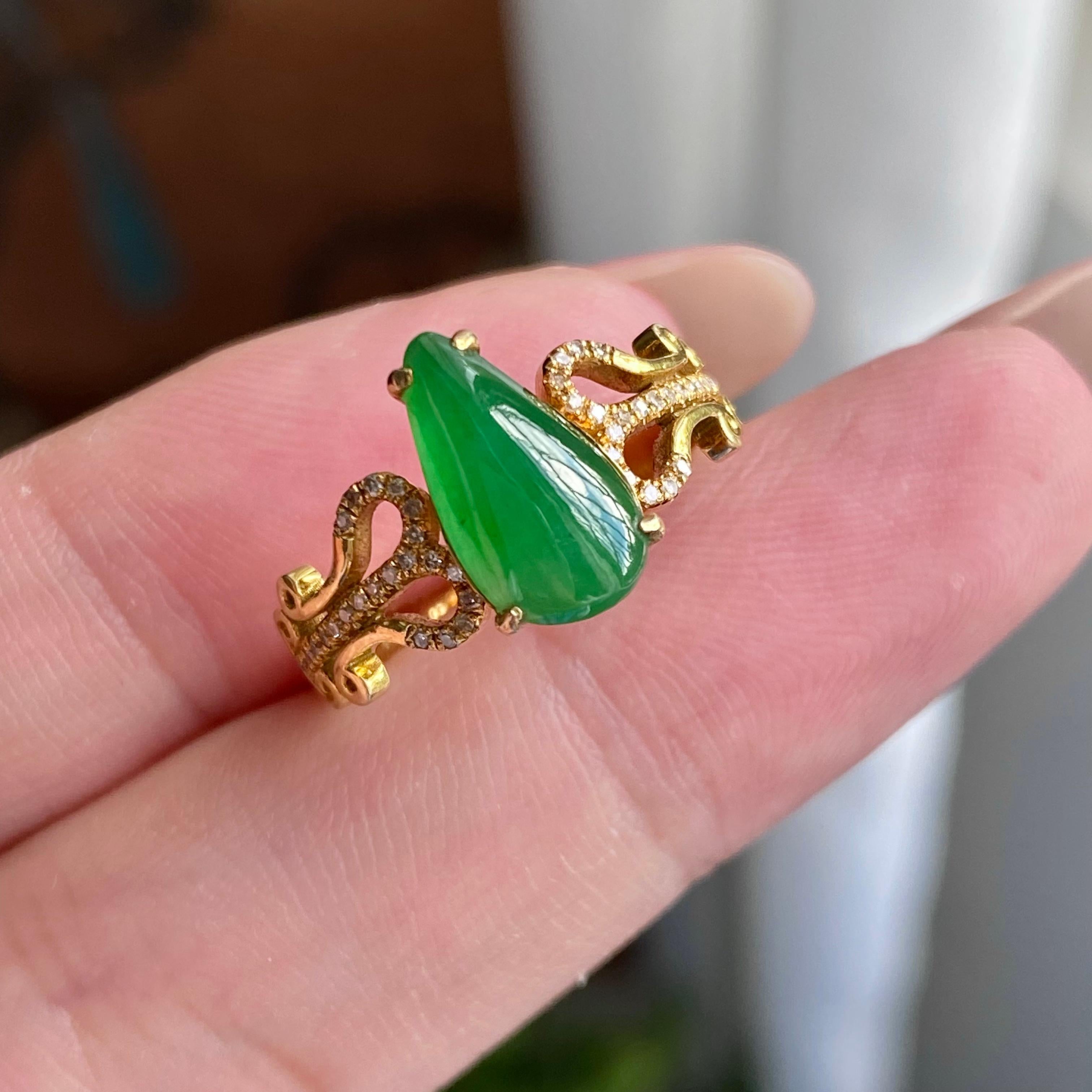 18k金钻镶冰种满绿水滴戒指（yc235123）