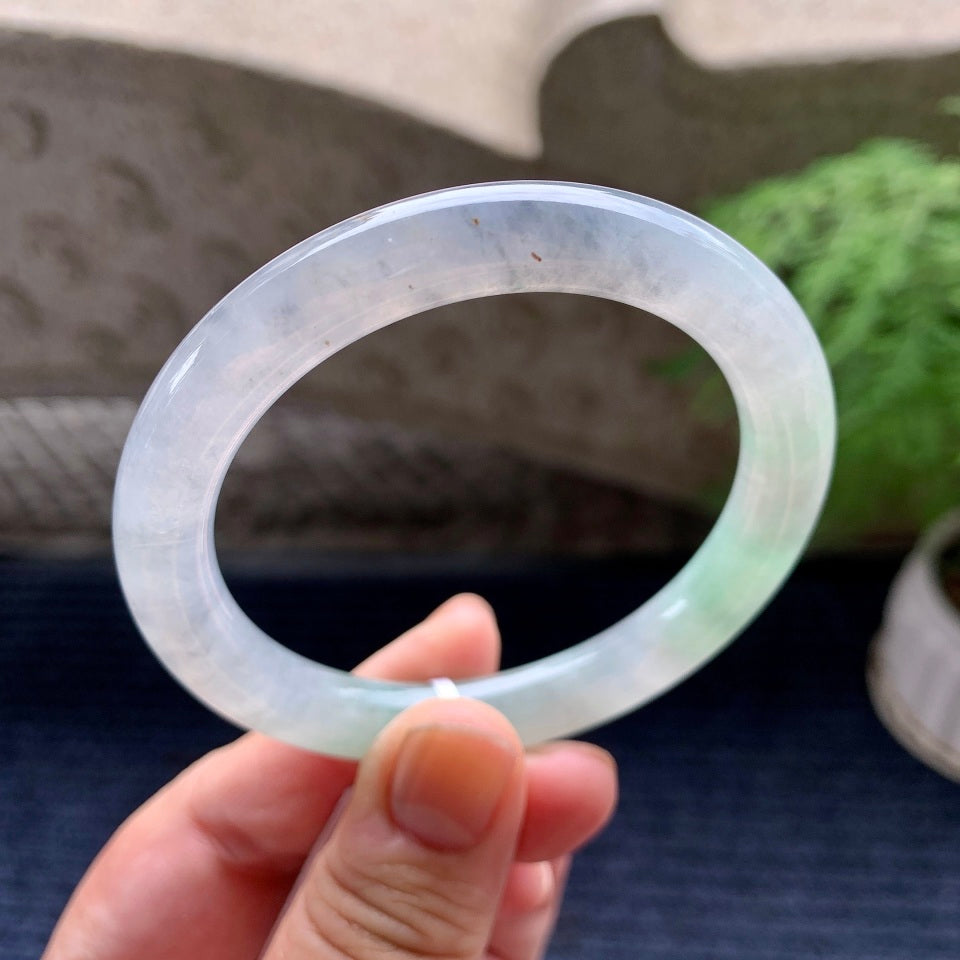糯冰种乌鸡圆条手镯（55.6mm）（yc097806）