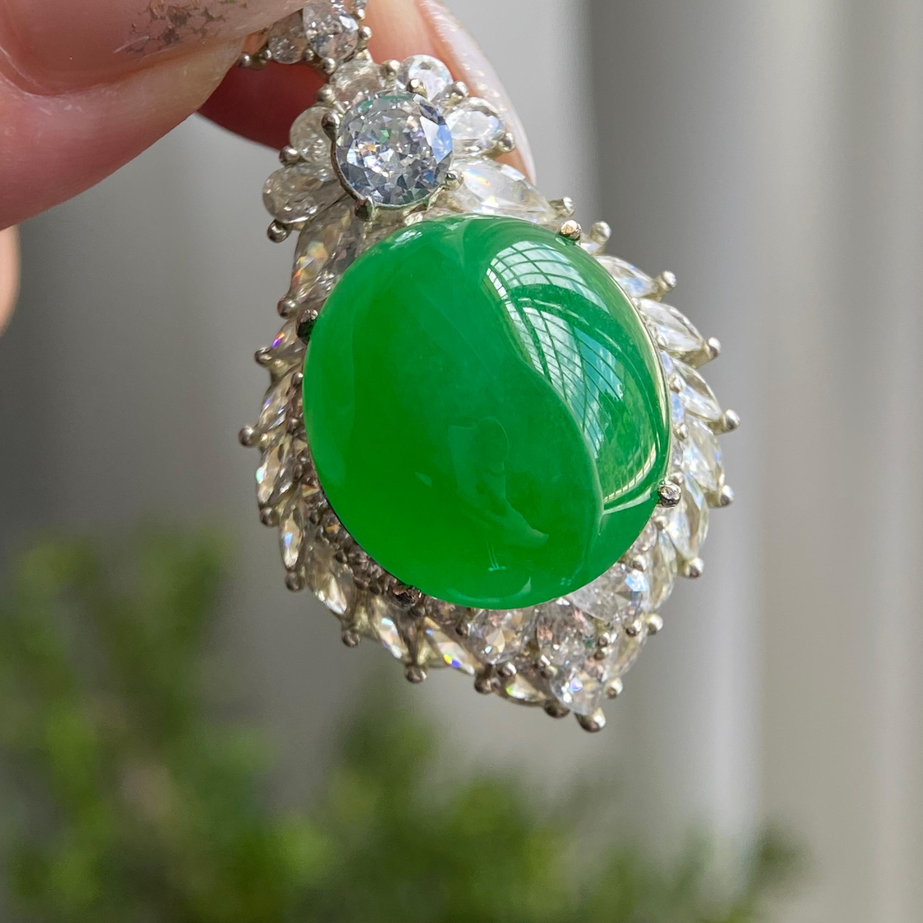 冰种阳绿鸽子蛋裸石（yc212939）