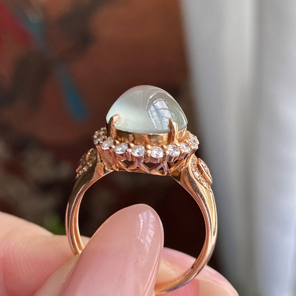 18k金钻镶冰玻种白月光蛋面戒指（yc235117）