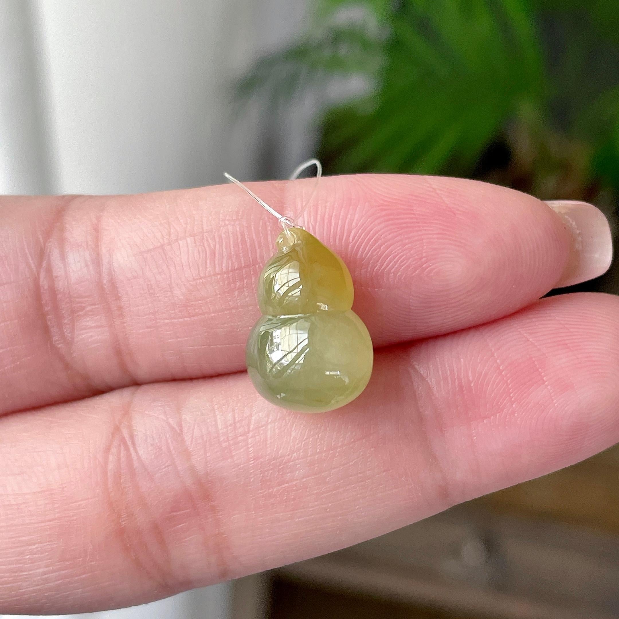 细糯种黄翡葫芦吊坠 天然缅甸A货翡翠（yc508696）