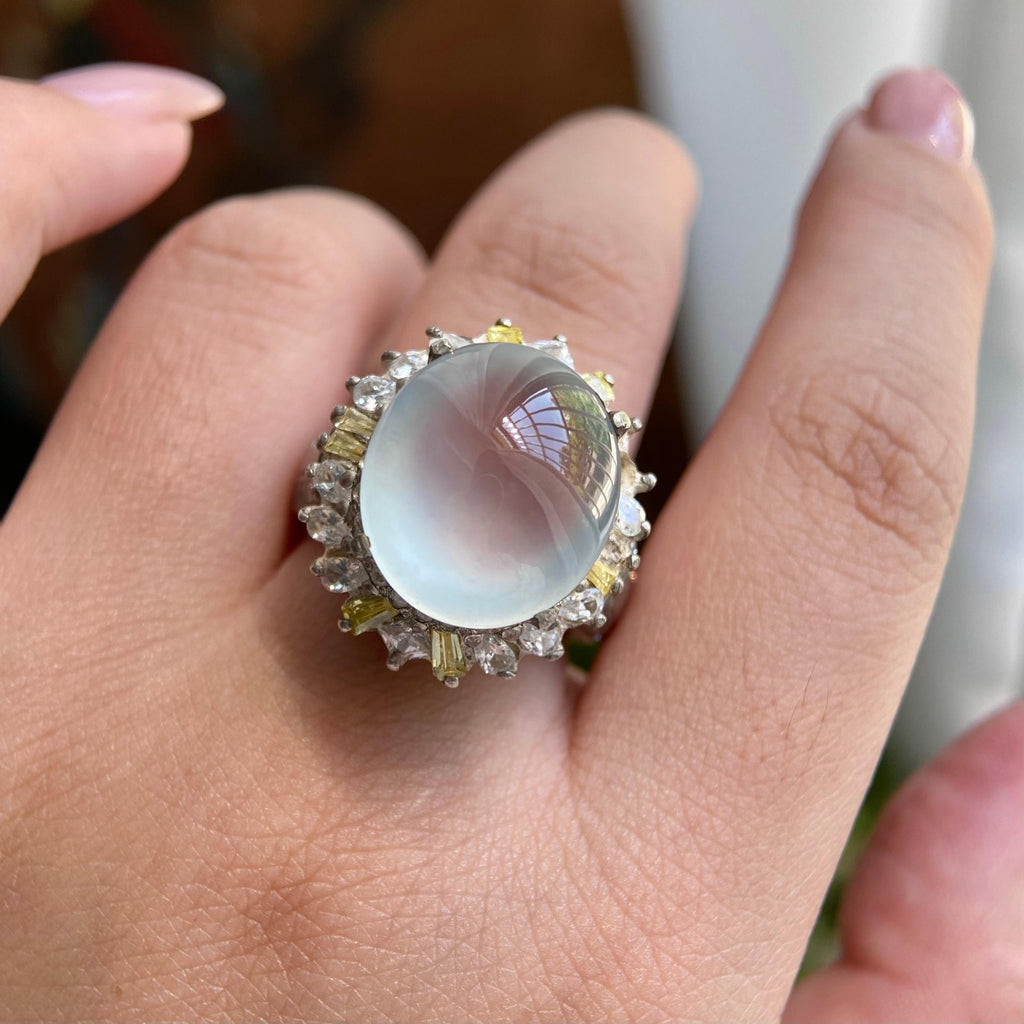 冰玻种淡蓝底椭圆戒面裸石（yc234397）