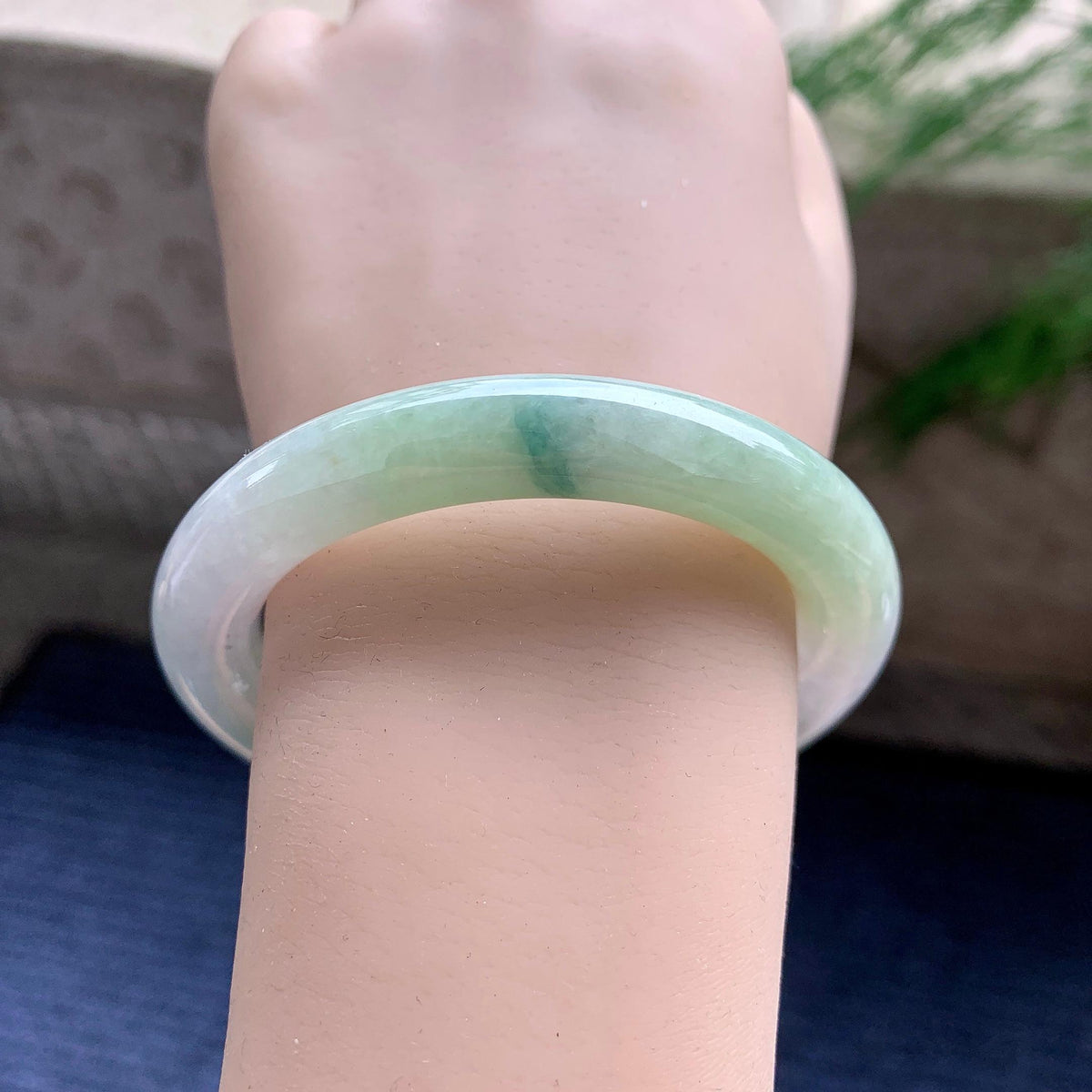 细糯种晴底飘蓝花圆条手镯 53.3圈口 天然缅甸A货翡翠（yc699661）