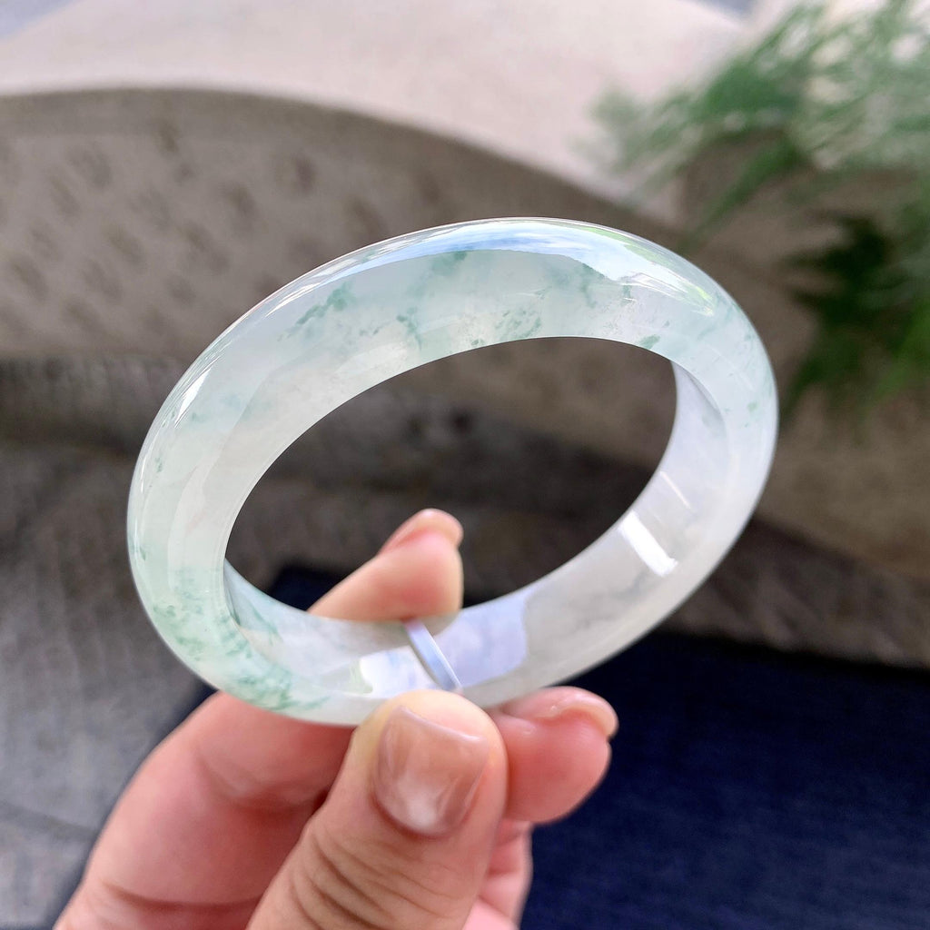 糯冰种飘绿花贵妃手镯 53.7圈口 天然缅甸A货翡翠（yc701214）