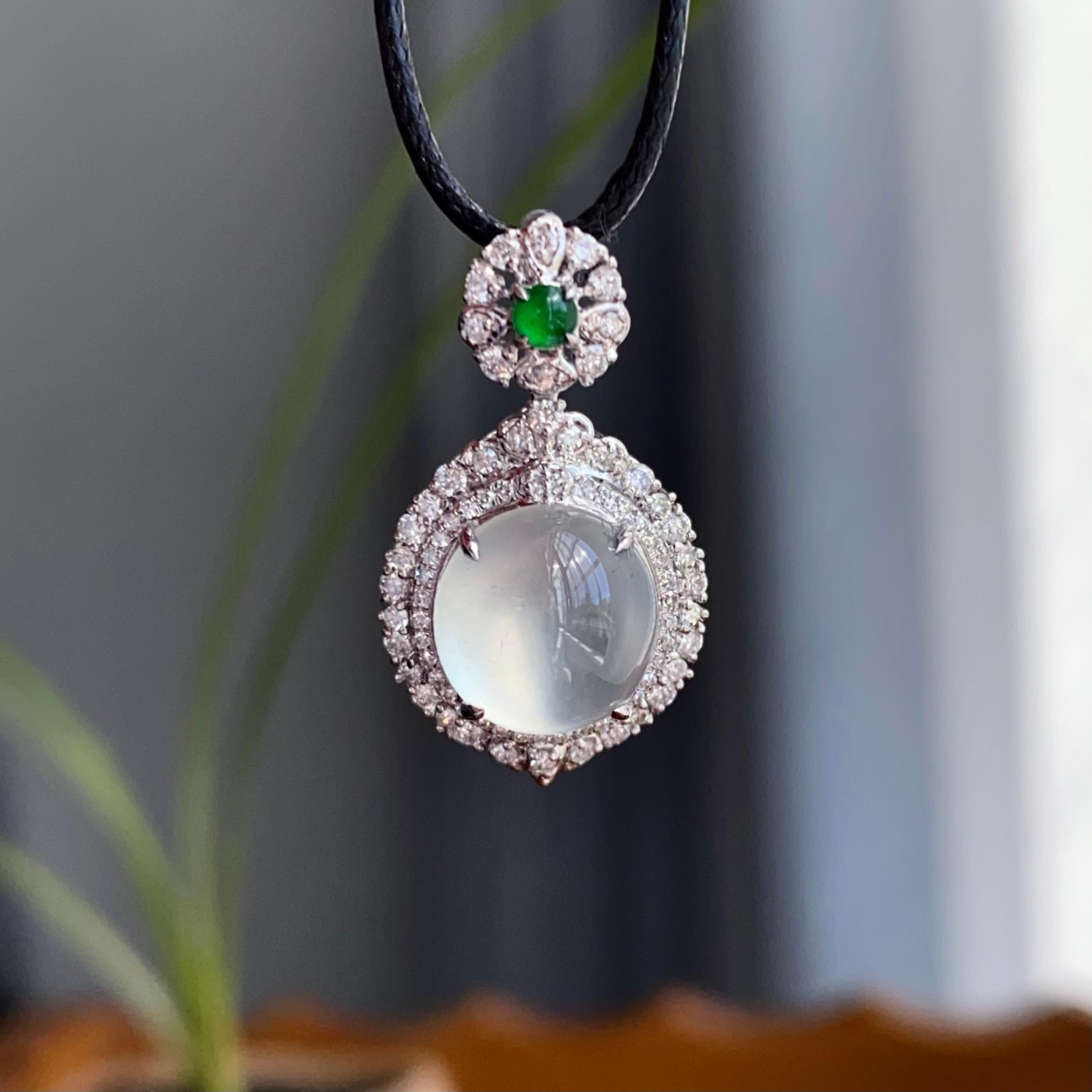 18k金钻镶冰玻种白月光蛋面吊坠（yc256162）