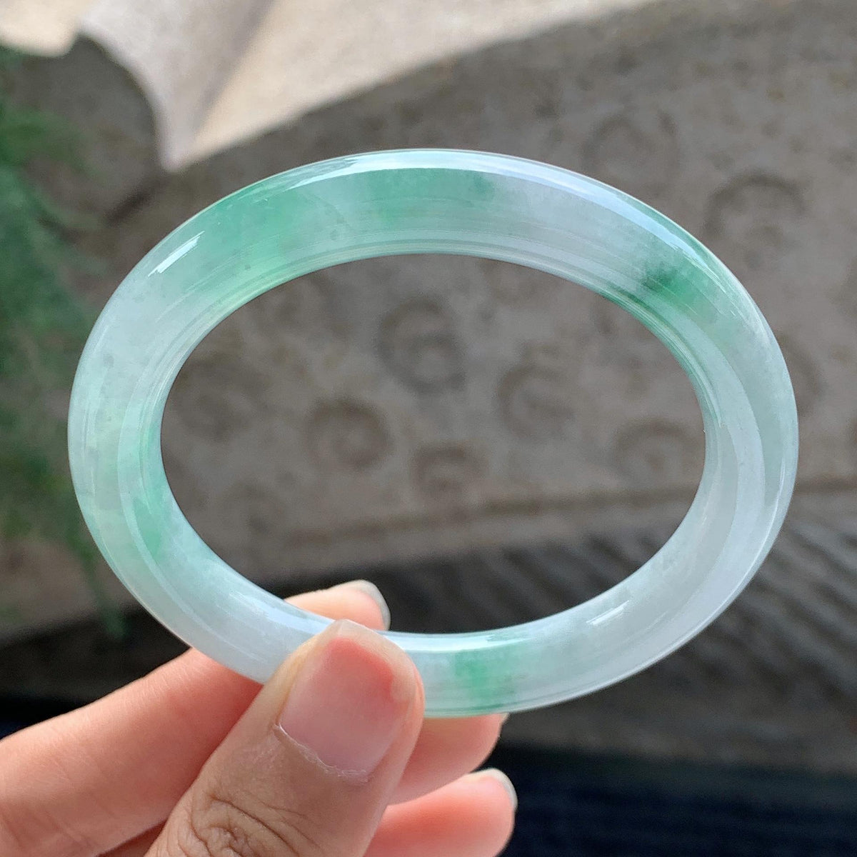 细糯种 飘绿圆条手镯 52.7圈 （yc699567）