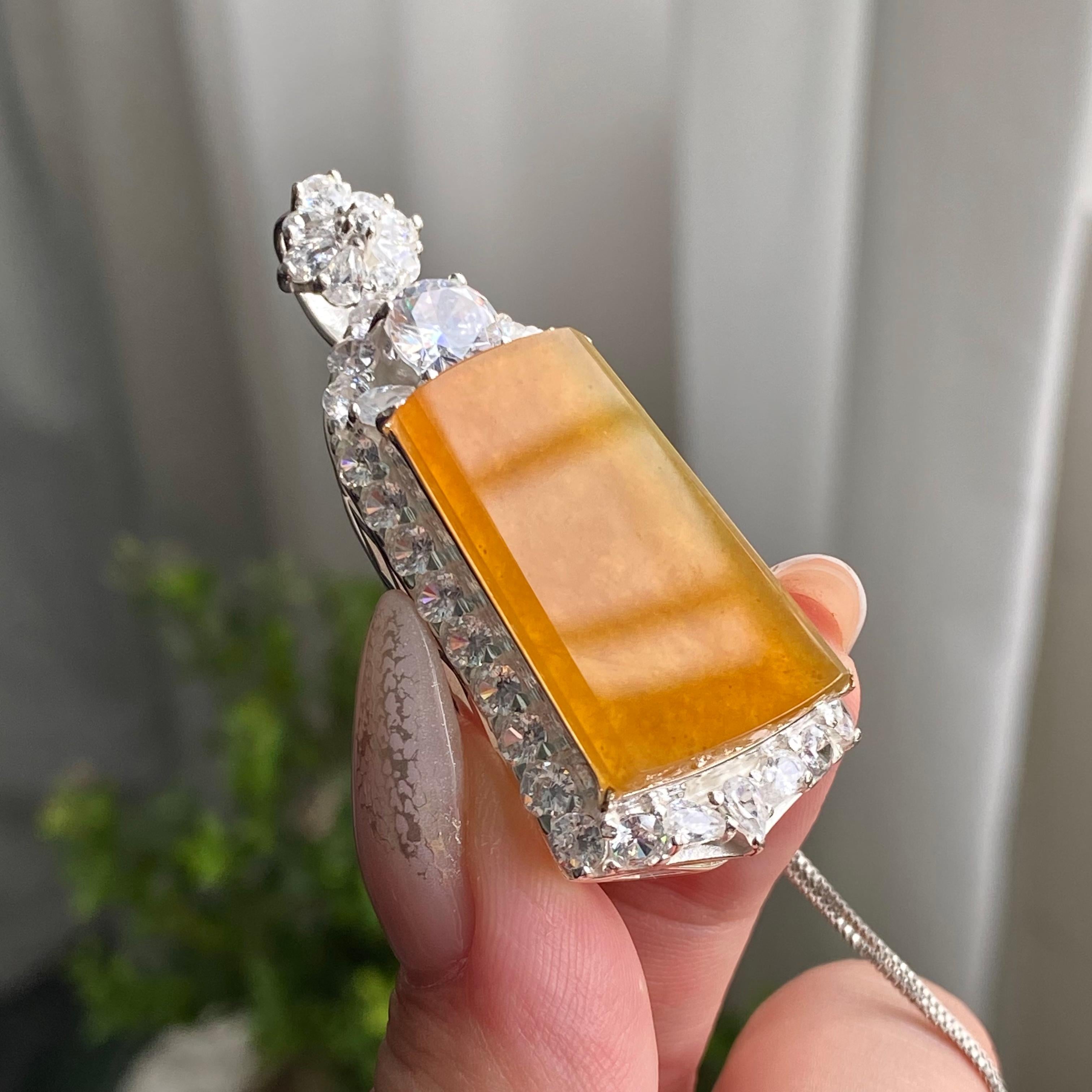 冰种黄翡无事牌裸石（yc206197）