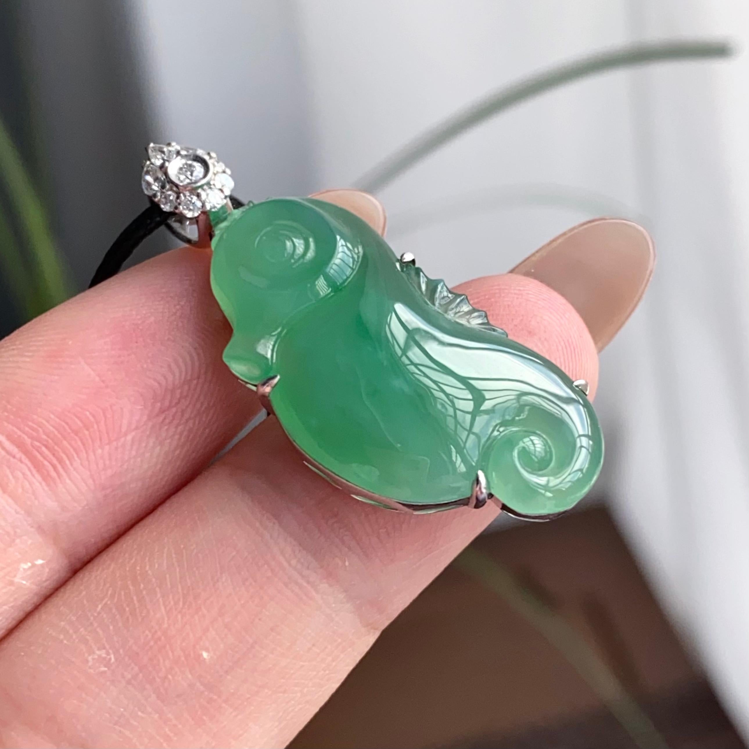 18k金钻镶冰种满绿海马吊坠（yc250171）