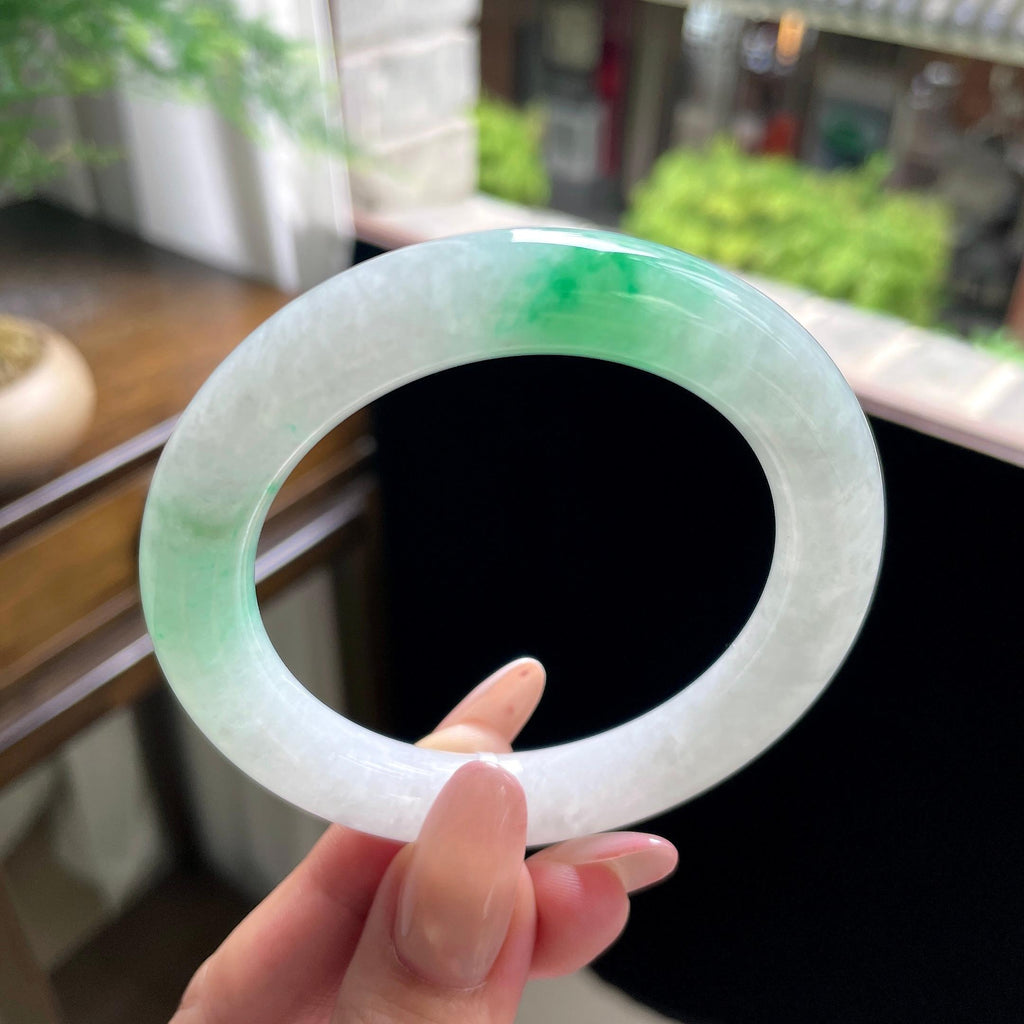 糯种阳绿白底青圆条 54圈 天然缅甸A货翡翠（yc696414）
