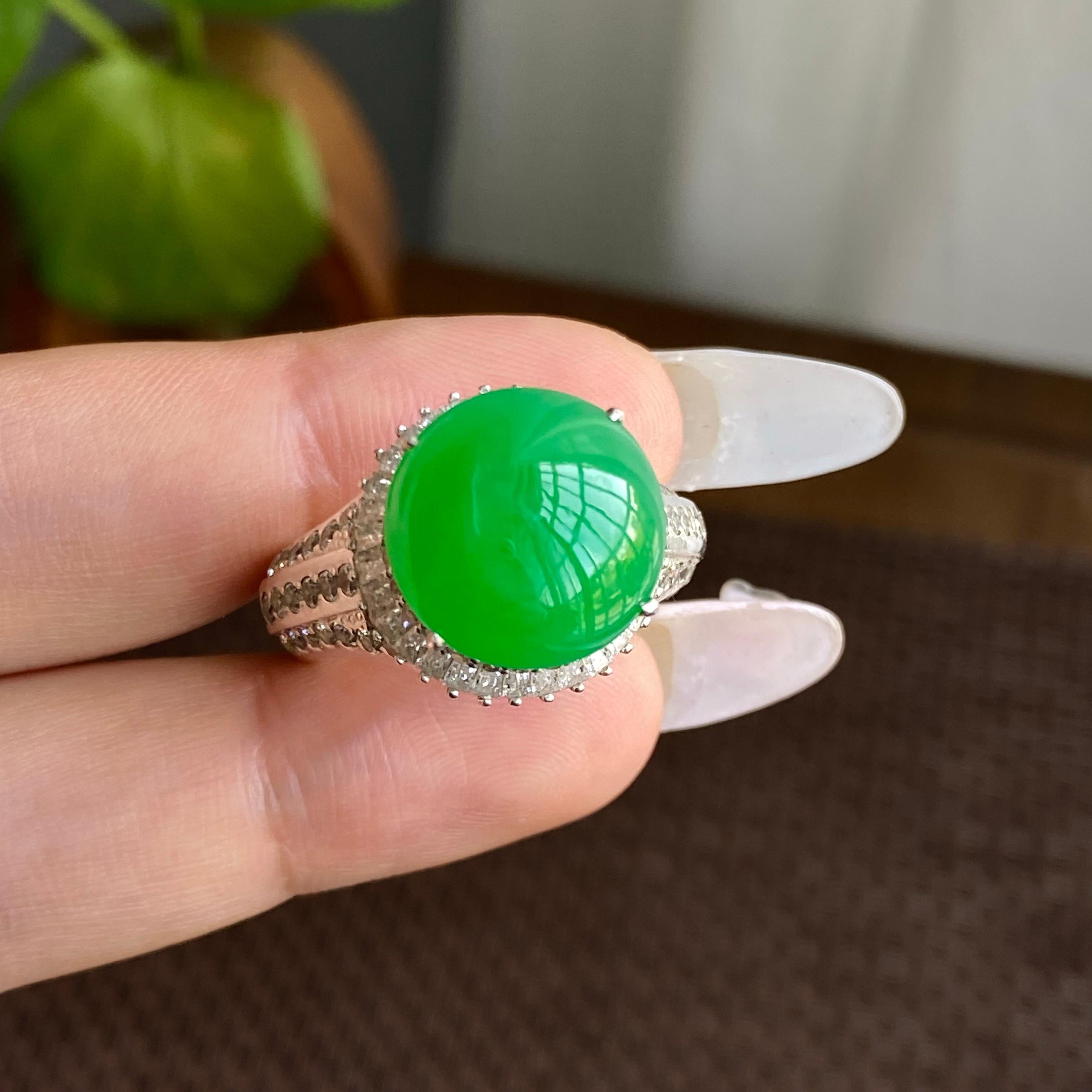 糯冰种满绿裸石蛋面（yc282940）