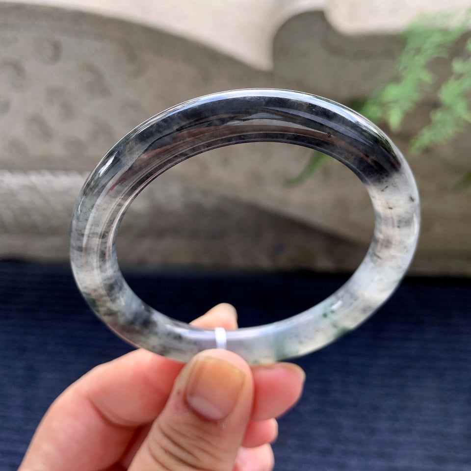 糯冰种乌鸡圆条手镯（55.5mm）（yc170445）