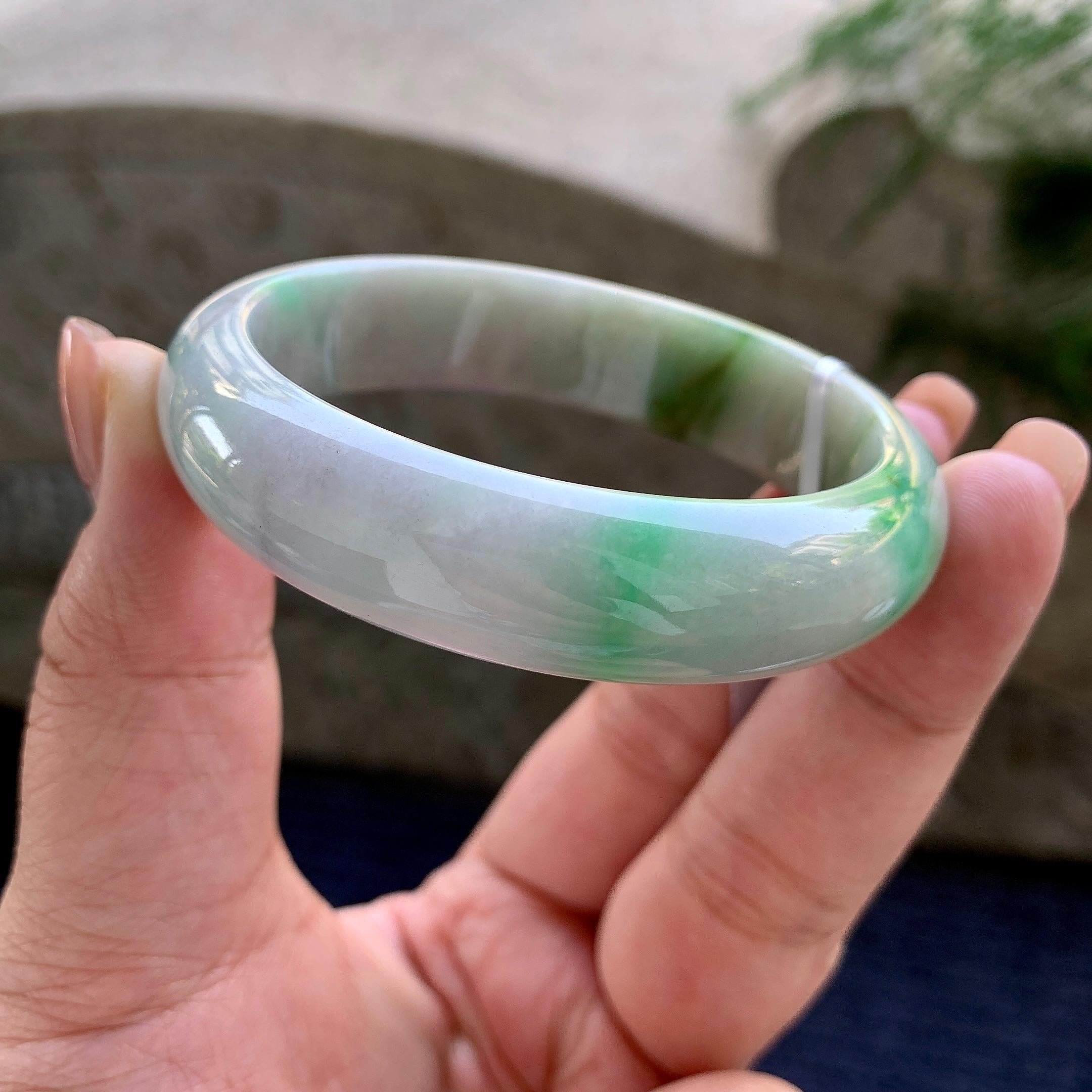 细糯种淡春彩贵妃手镯 55.4圈口 天然缅甸A货翡翠（yc501081）