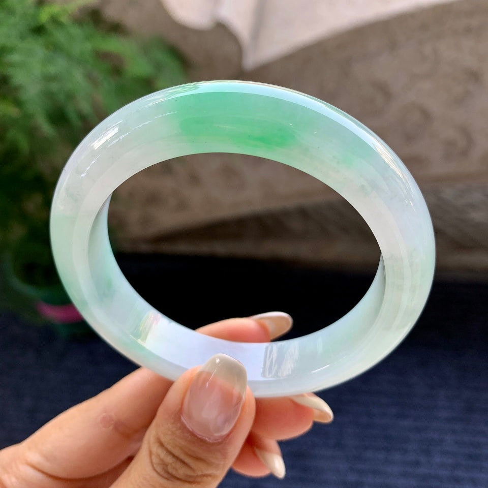 糯冰种飘绿花平安镯（56.7mm）（yc079668）