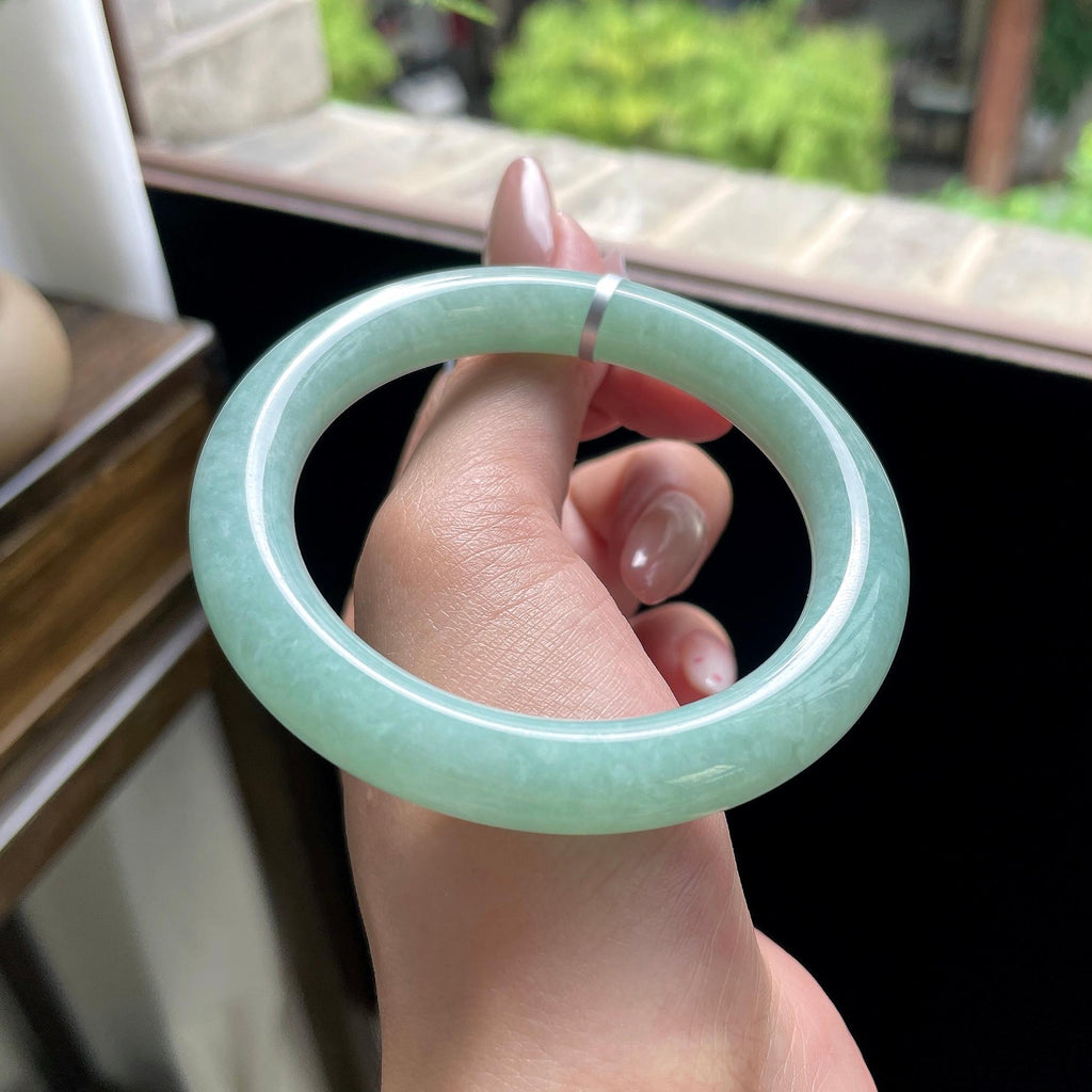 糯种满绿果绿色圆条美人条 54圈 天然缅甸A货翡翠（yc693144）