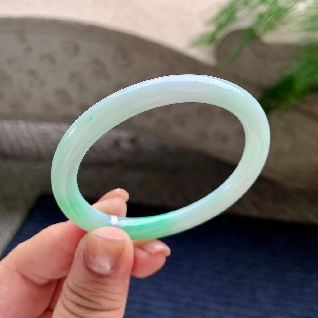 细糯种飘阳绿贵妃手镯 53.3圈口 天然缅甸A货翡翠（yc703285）