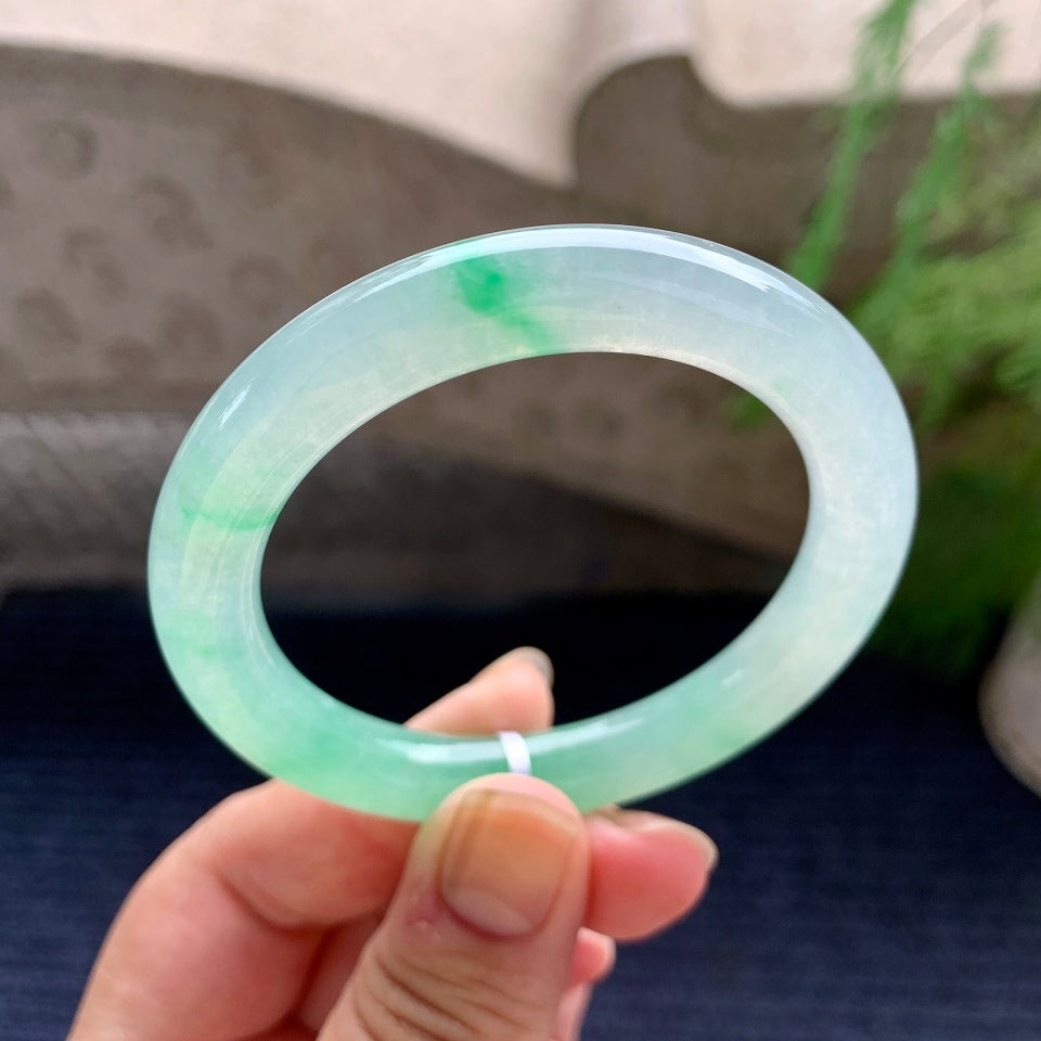 糯冰种飘绿圆条手镯（52mm）（yc173914）