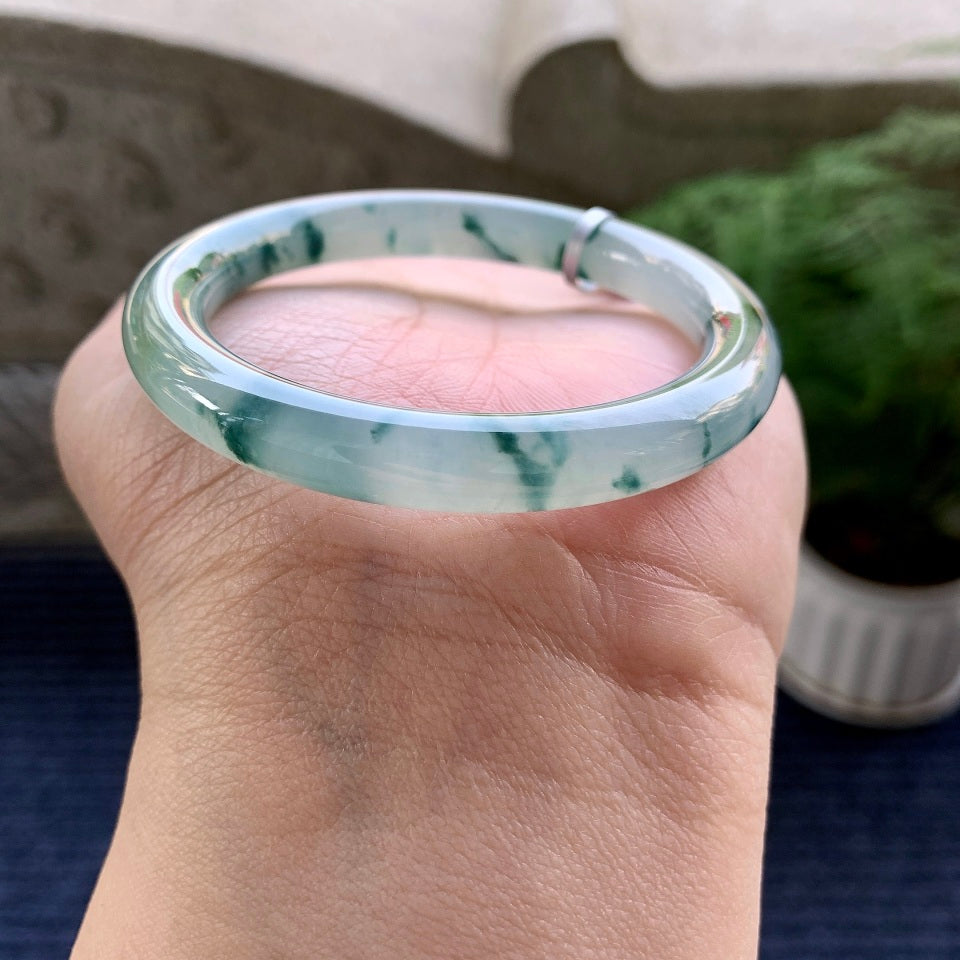糯冰种飘蓝花圆条手镯（52mm）（yc080286）