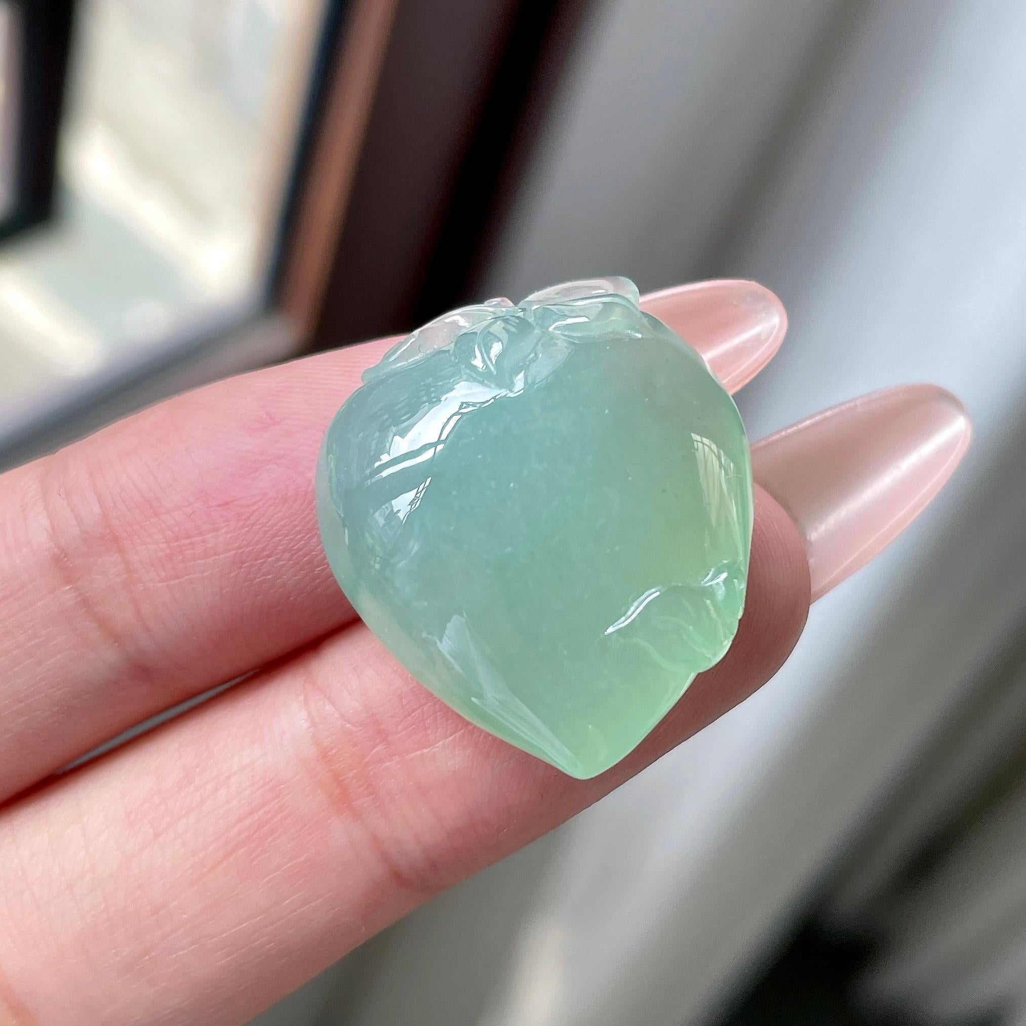 细糯种晴绿底寿桃吊坠 天然缅甸A货翡翠（yc525990）