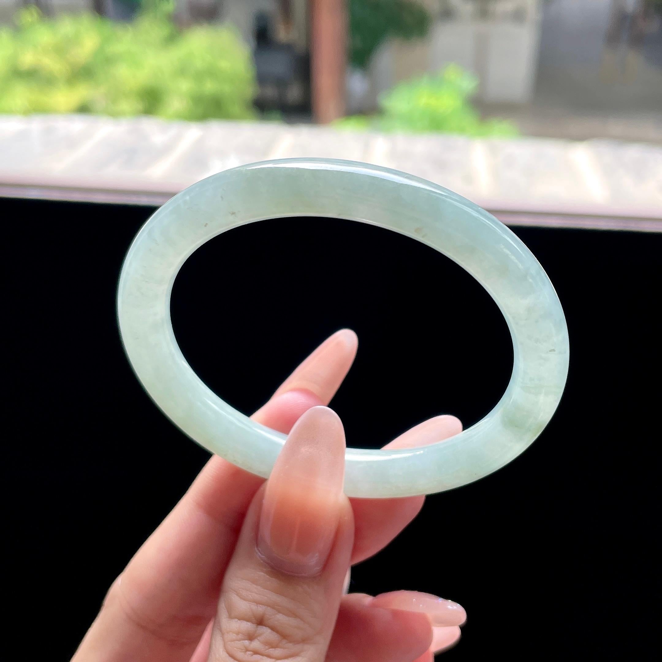 细糯种冰油青圆条贵妃 54圈 天然缅甸A货翡翠（yc522709）