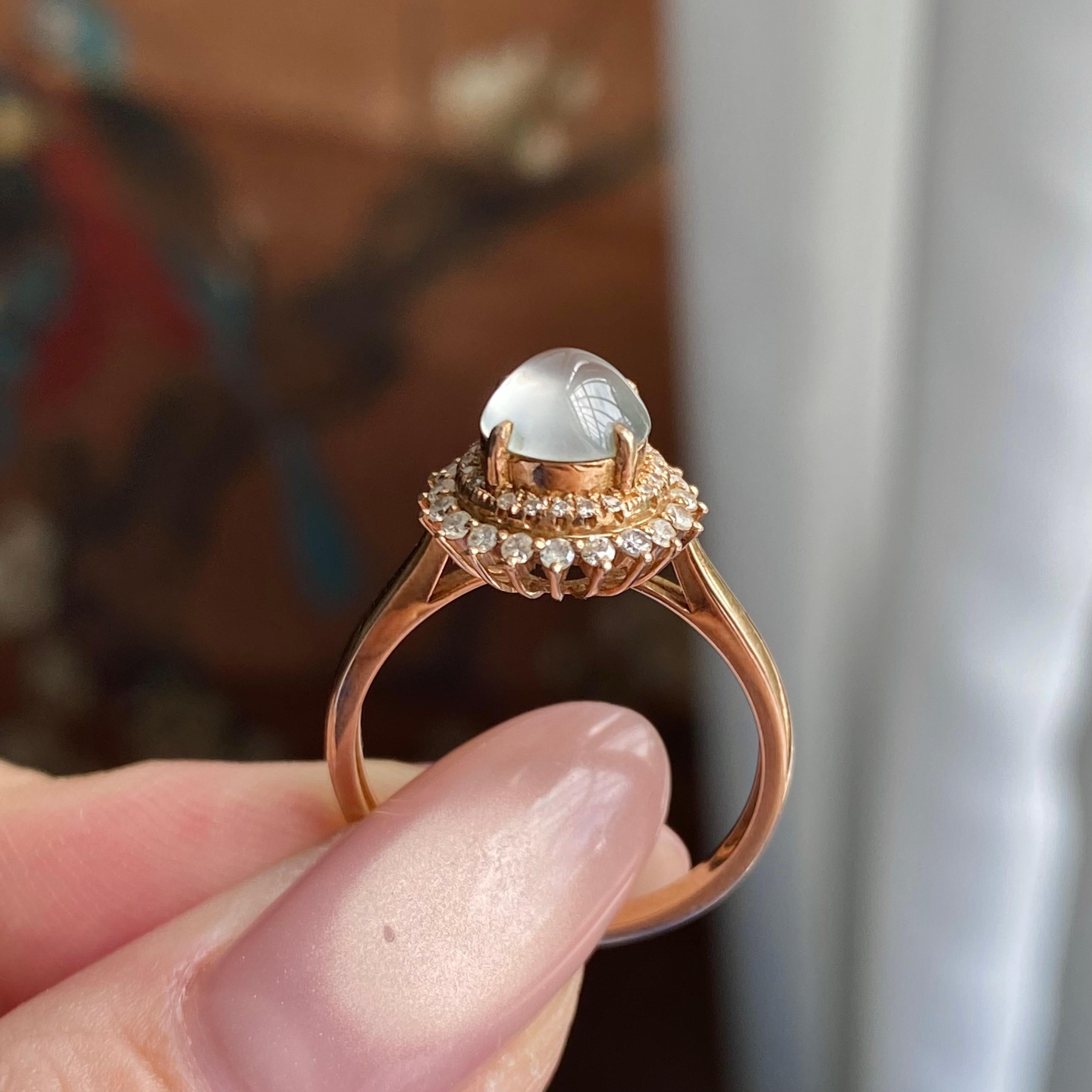 18k金钻镶冰玻种白月光蛋面戒指（yc235125）