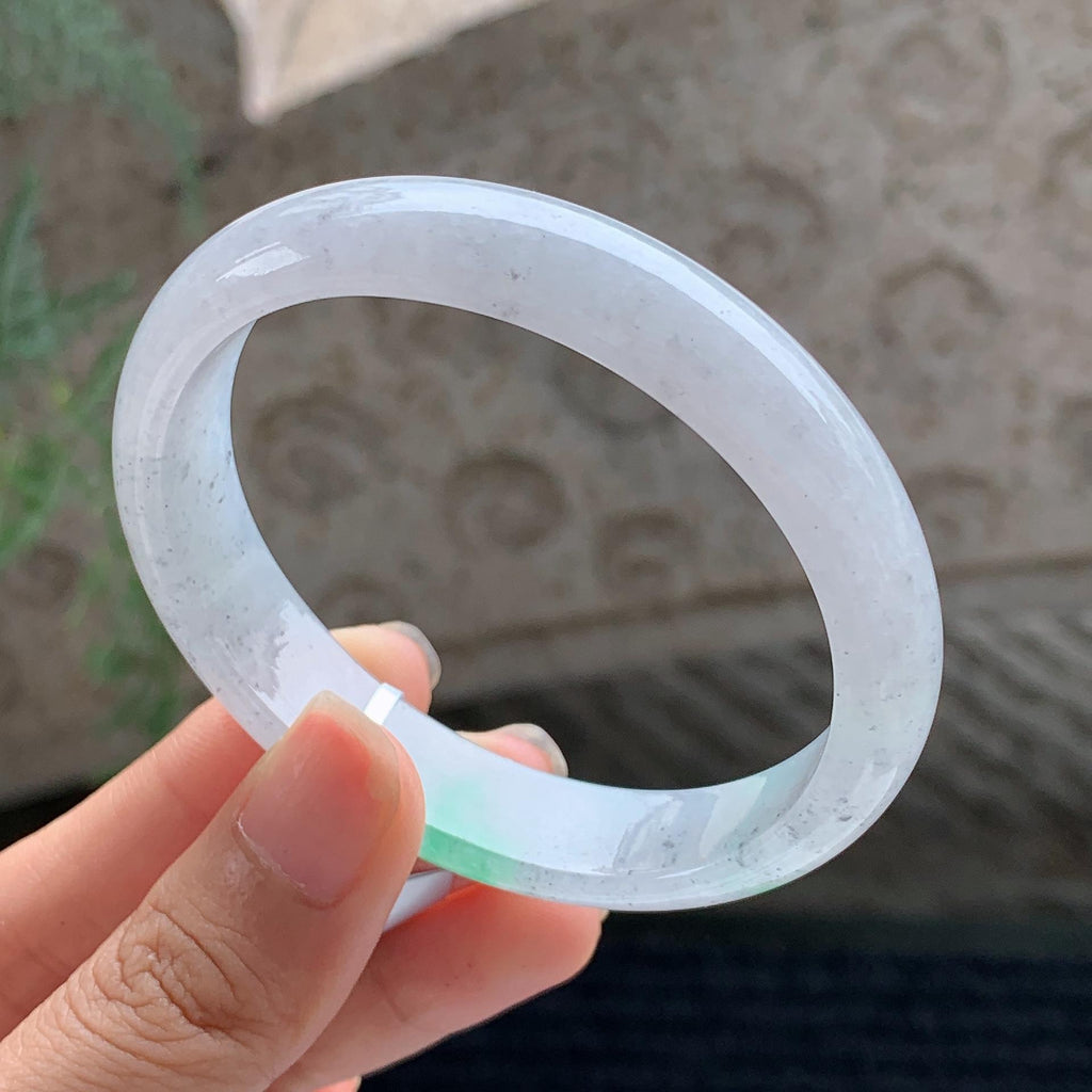 糯冰种 白底青飘乌鸡贵妃手镯 56圈 （yc696339）