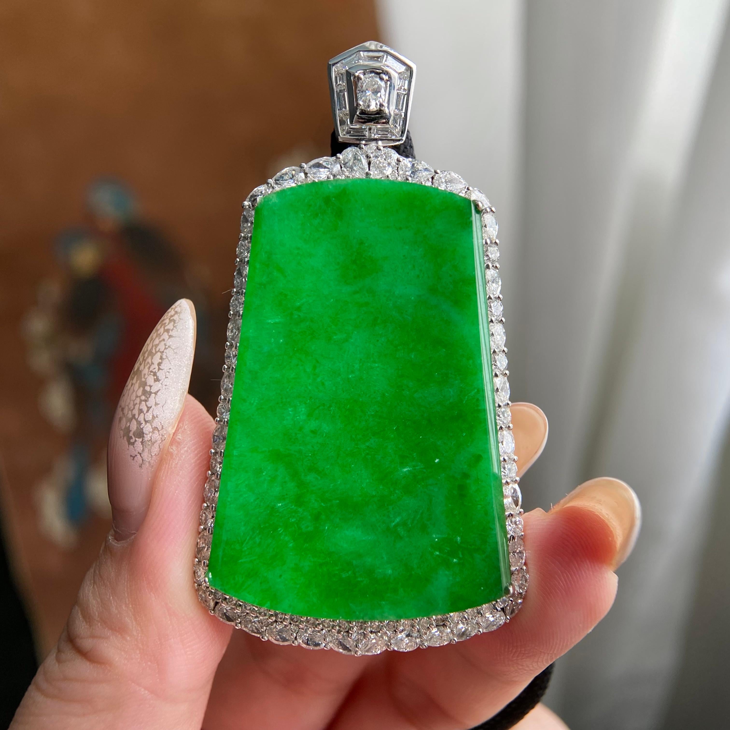 18k金钻镶冰种阳绿无事牌吊坠（yc224099）