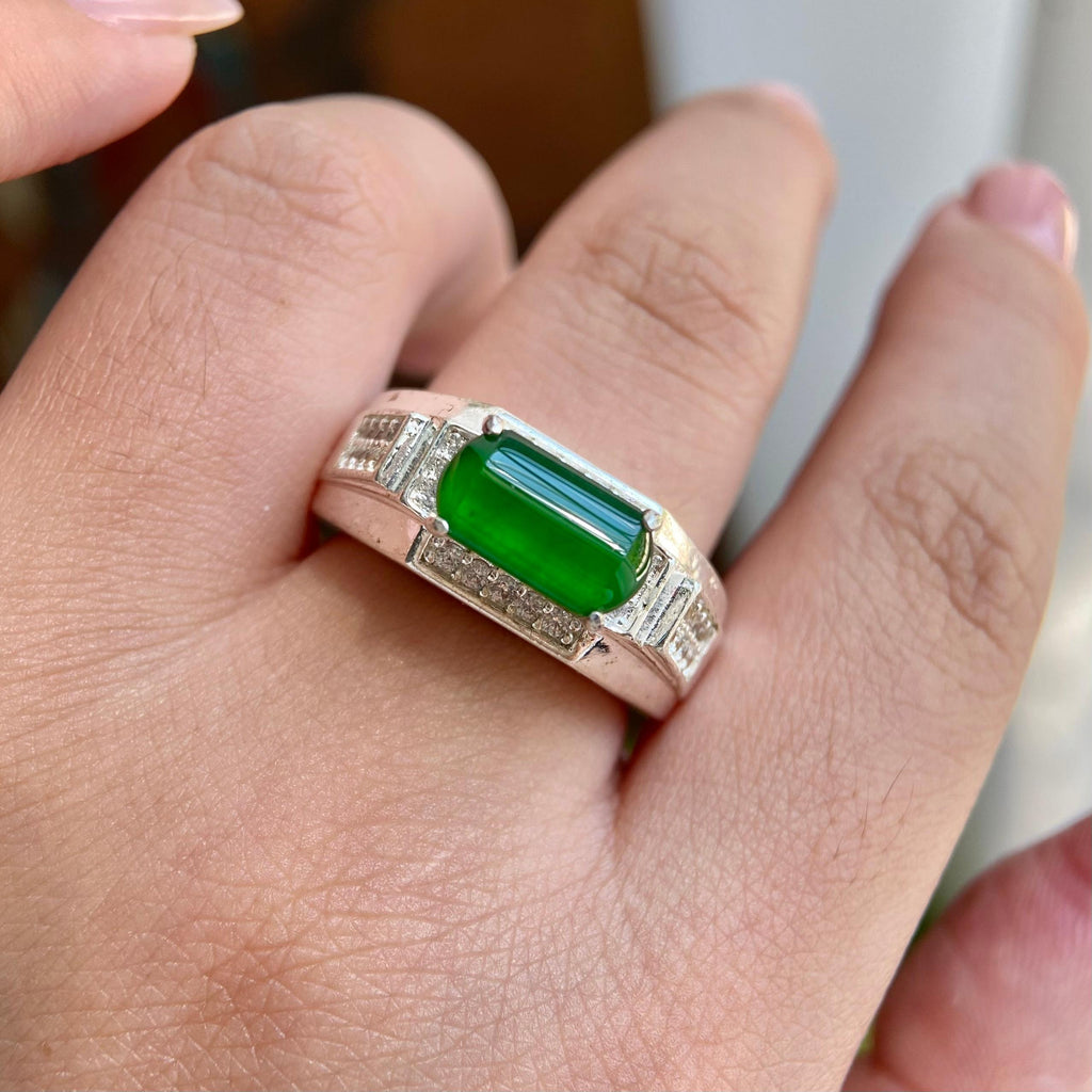 冰种辣阳绿马鞍戒面裸石（yc234415）