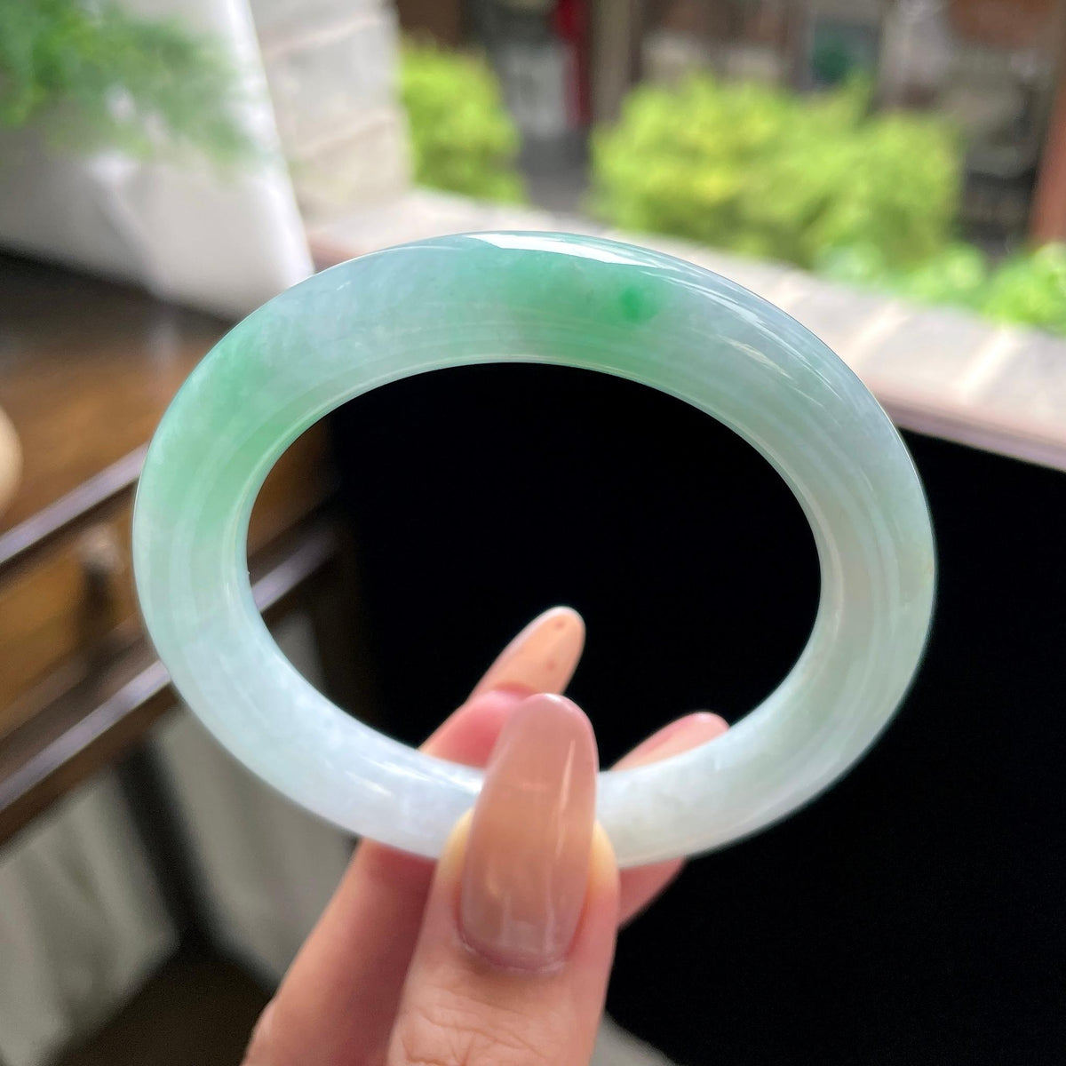 秒杀 糯种阳绿白底青圆条 54圈 天然缅甸A货翡翠（yc703260）