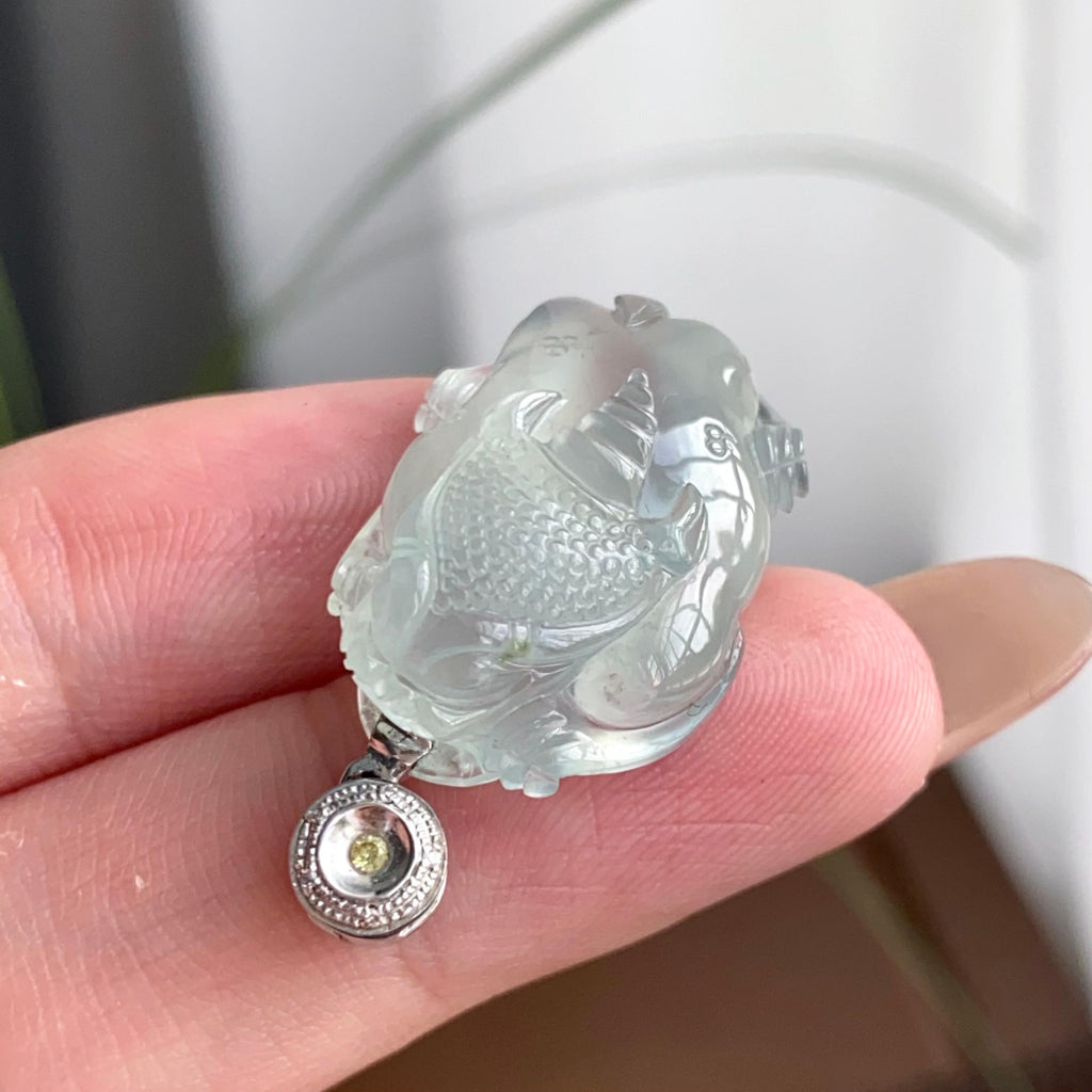 18k金钻镶冰种淡晴底貔貅吊坠（yc250174）