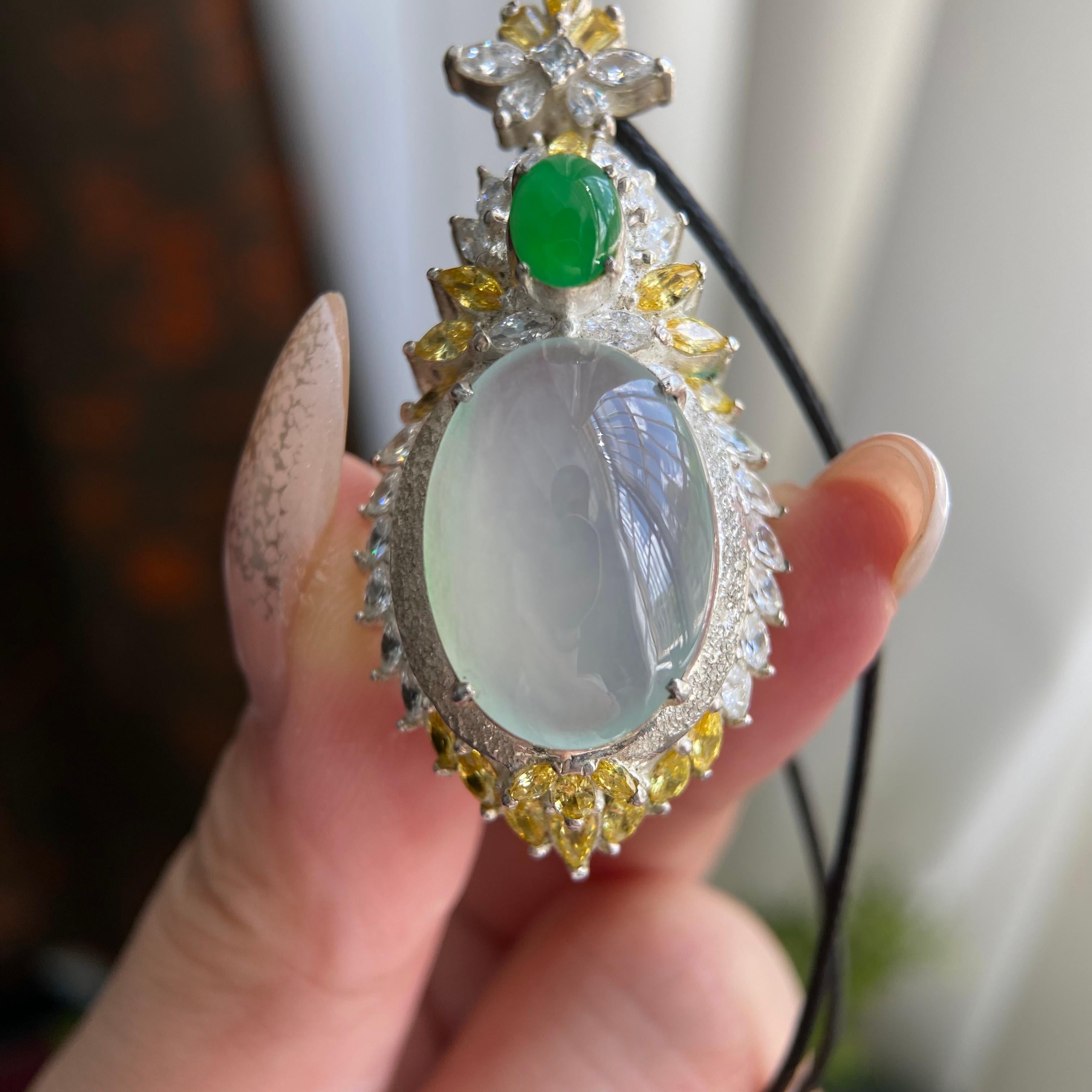 冰种晴底鸽子蛋吊坠裸石（yc225949）