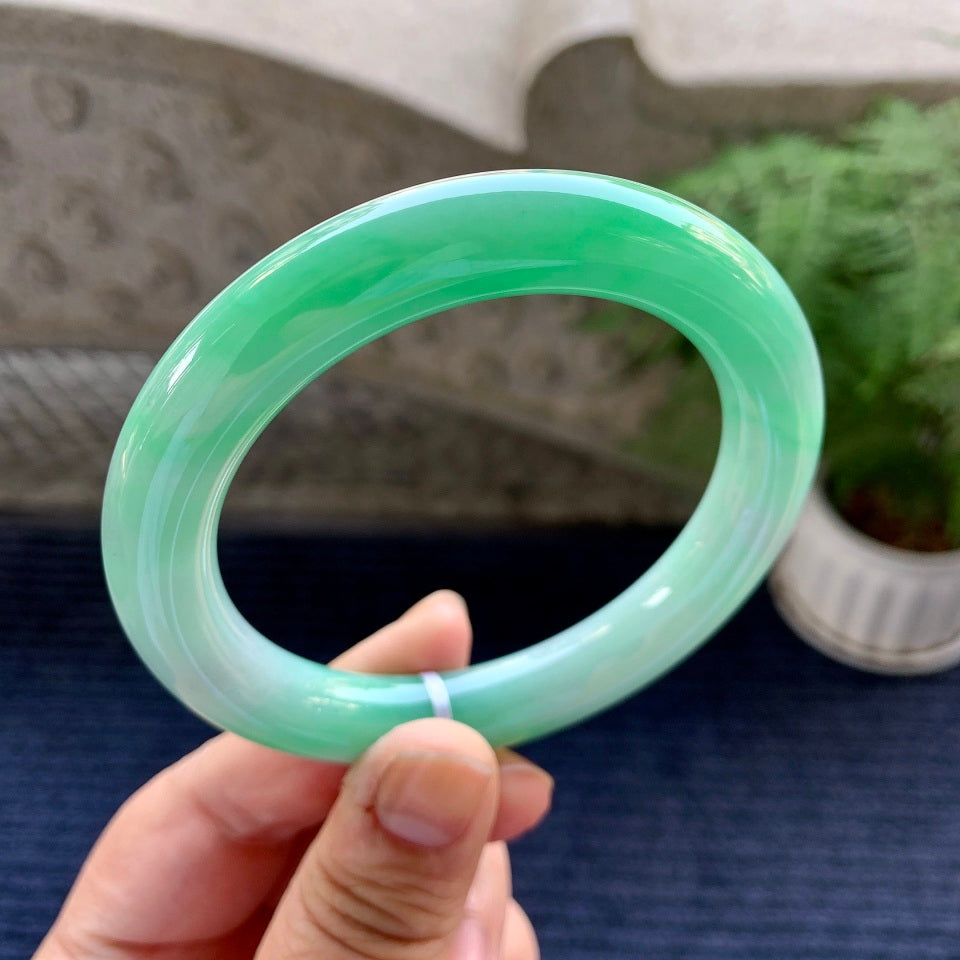 细糯种翠绿圆条手镯（60mm）（yc079992）
