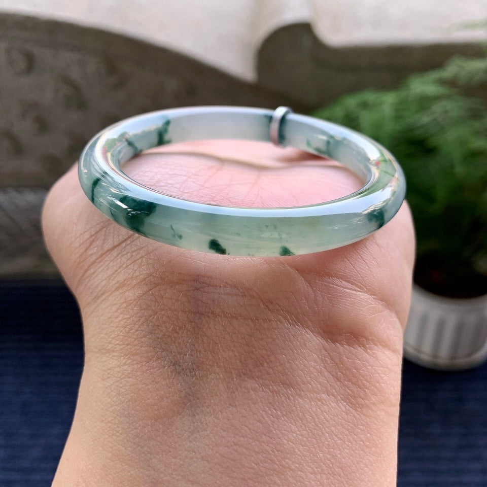 糯冰种飘蓝花圆条手镯（52mm）（yc080286）