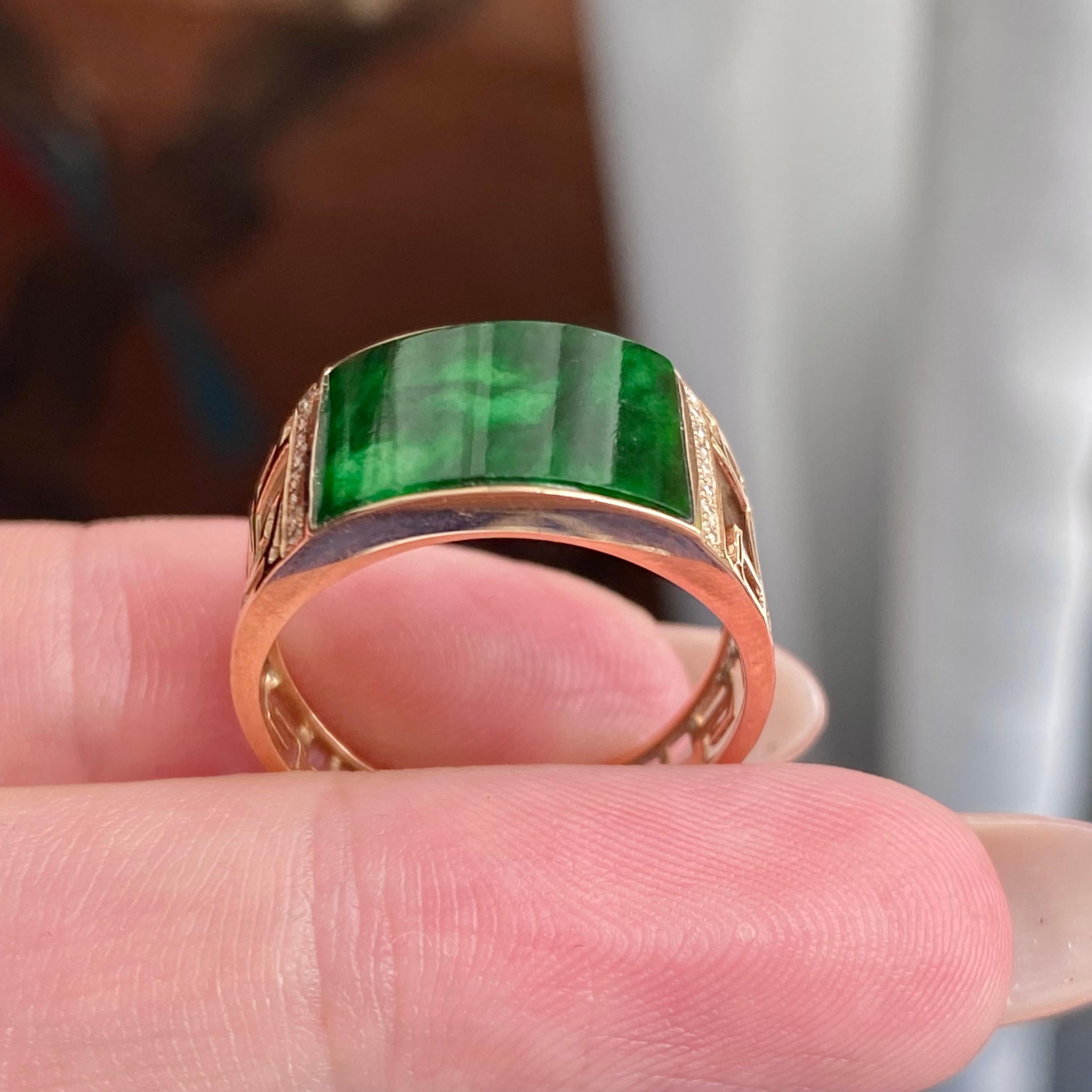 18k金钻镶细糯种辣阳绿方形戒指（yc235144）