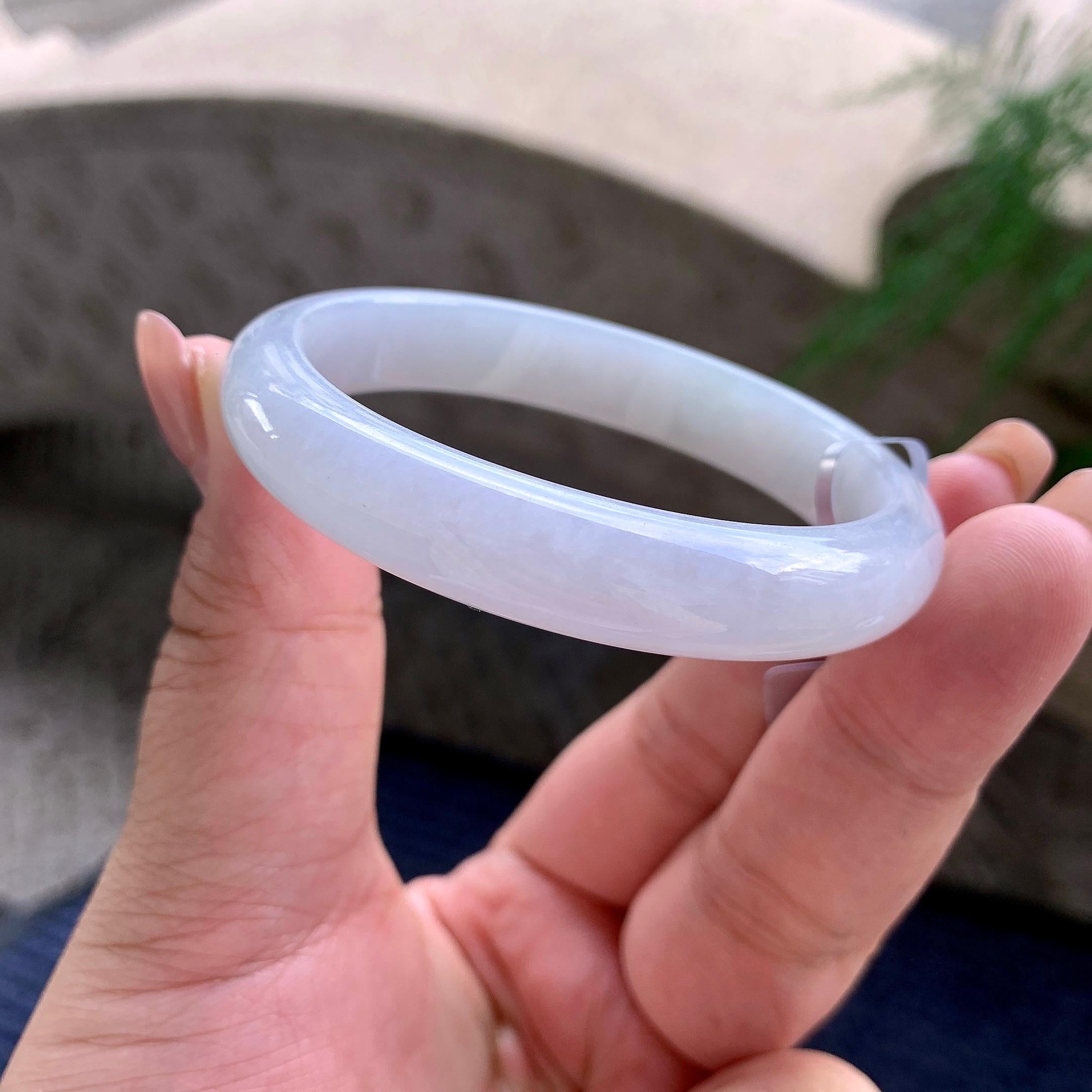 细糯种带底色贵妃手镯 53圈口 天然缅甸A货翡翠（yc532861）