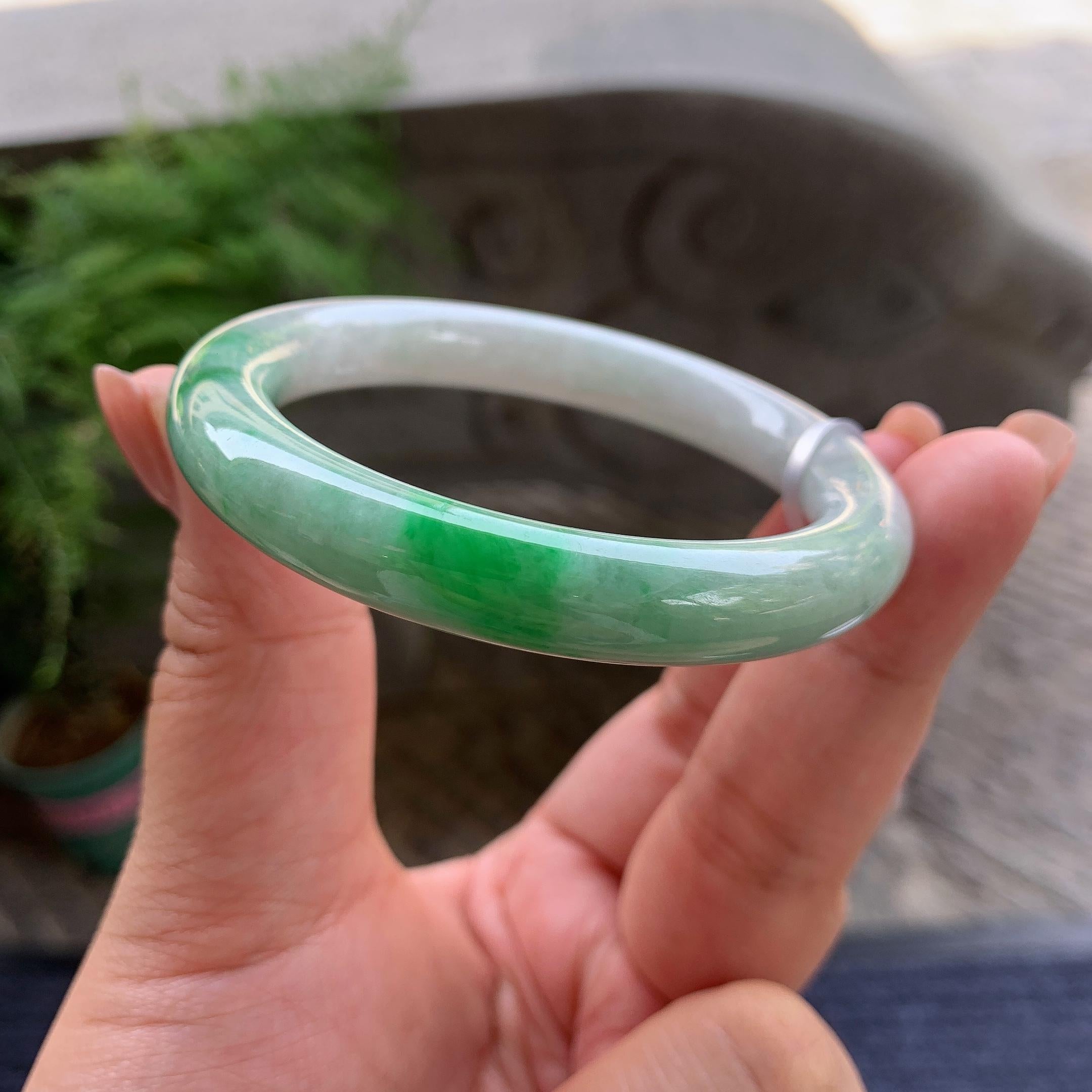 糯种飘翠绿圆条手镯 52.2圈口 天然缅甸A货翡翠（yc499782）