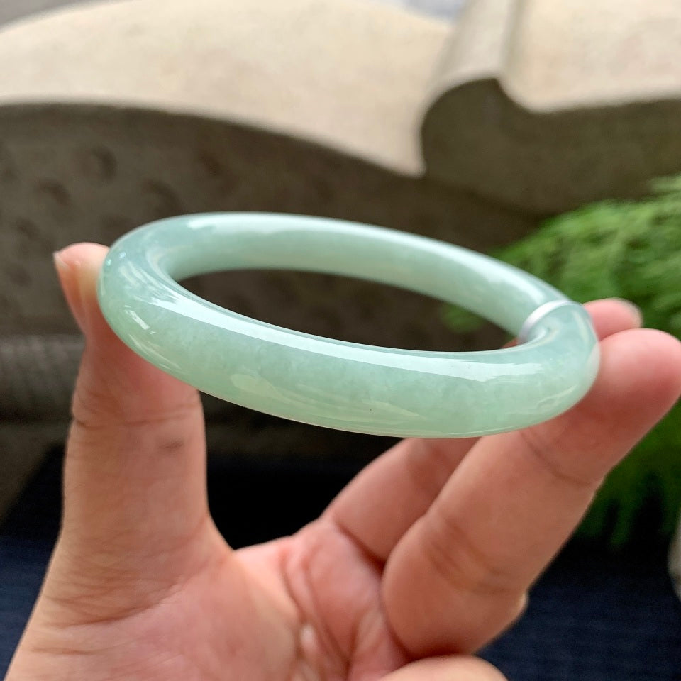 糯种豆绿色圆条手镯（56.6mm）（yc110725）